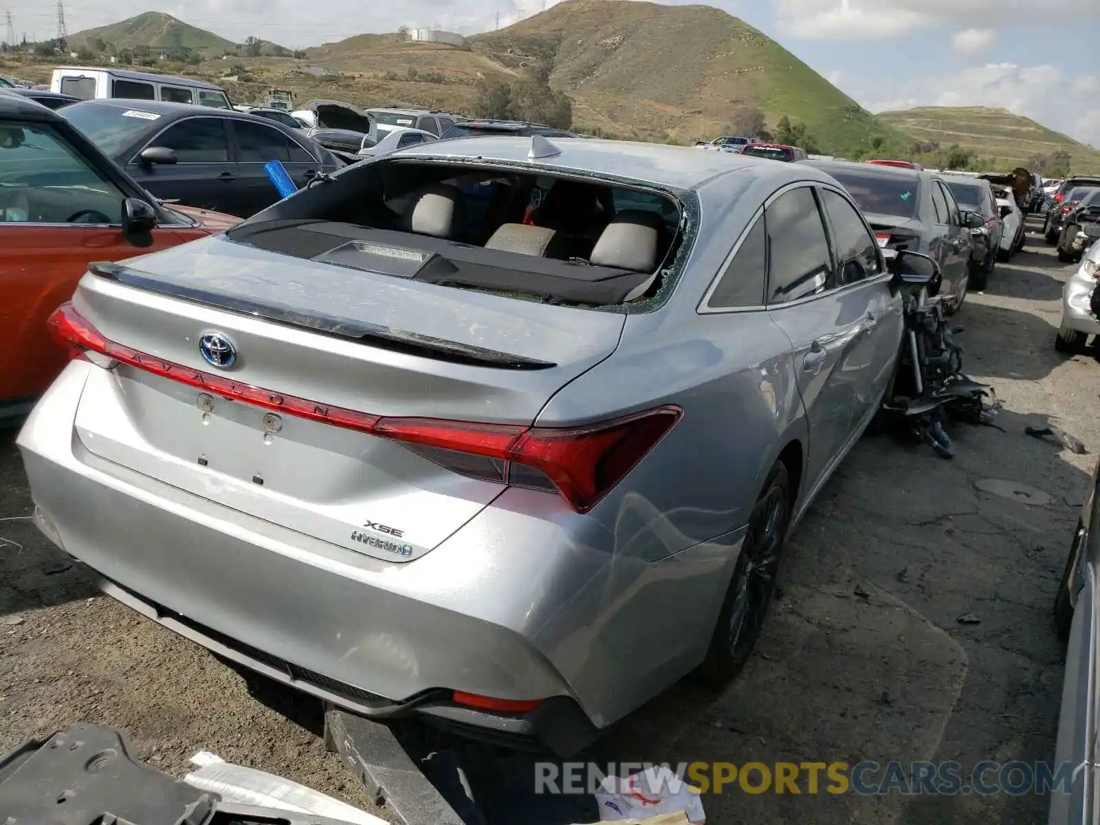 4 Photograph of a damaged car 4T1B21FB1KU001263 TOYOTA AVALON 2019