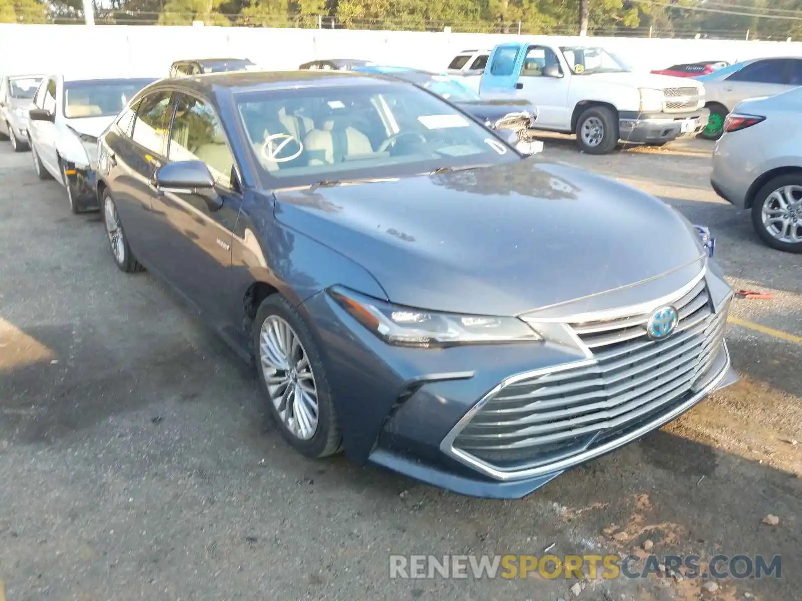 1 Photograph of a damaged car 4T1B21FB1KU001697 TOYOTA AVALON 2019