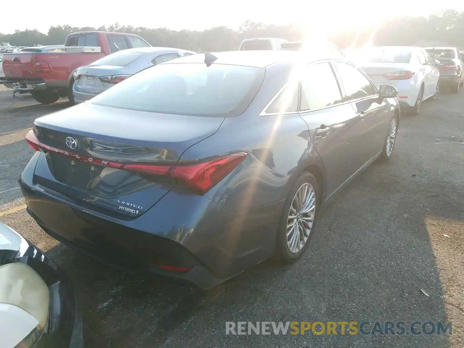 4 Photograph of a damaged car 4T1B21FB1KU001697 TOYOTA AVALON 2019