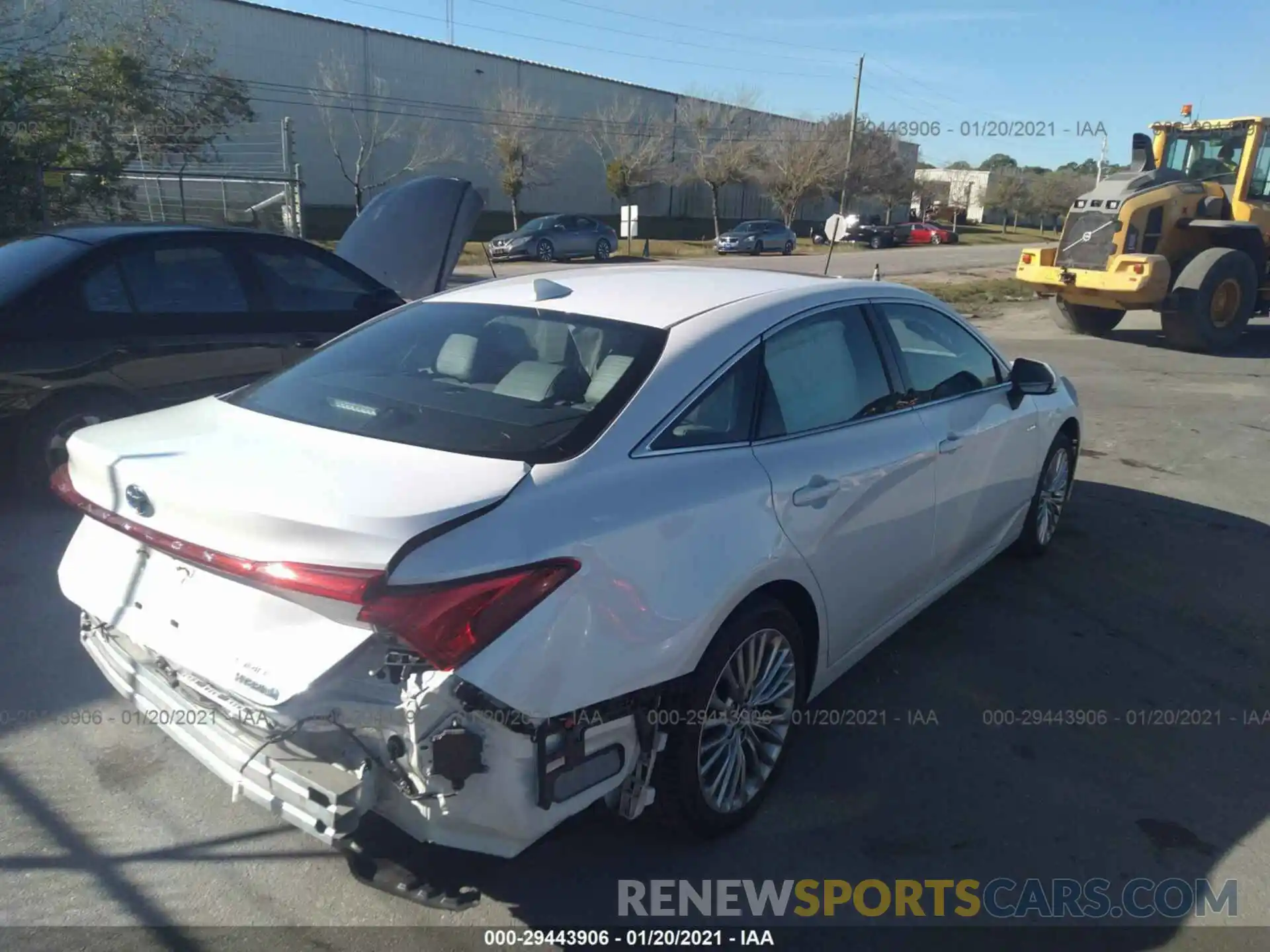 4 Photograph of a damaged car 4T1B21FB1KU002588 TOYOTA AVALON 2019