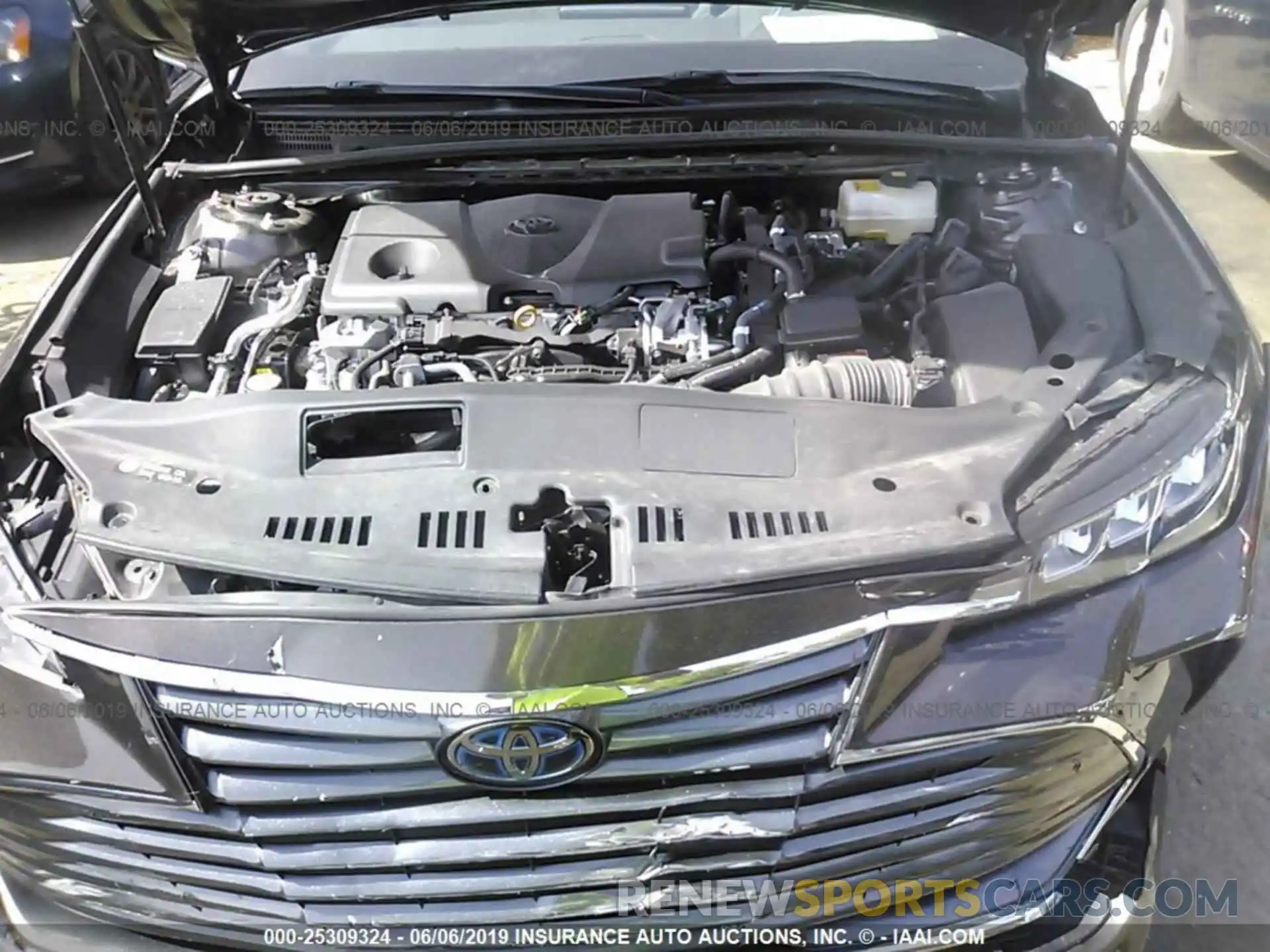 10 Photograph of a damaged car 4T1B21FB1KU002929 TOYOTA AVALON 2019