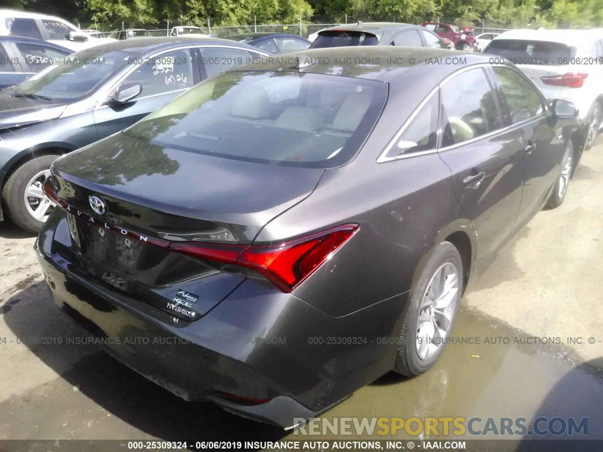 4 Photograph of a damaged car 4T1B21FB1KU002929 TOYOTA AVALON 2019