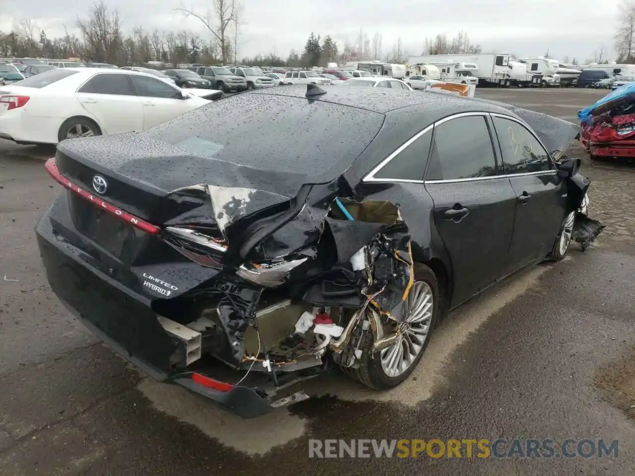 4 Photograph of a damaged car 4T1B21FB1KU003109 TOYOTA AVALON 2019