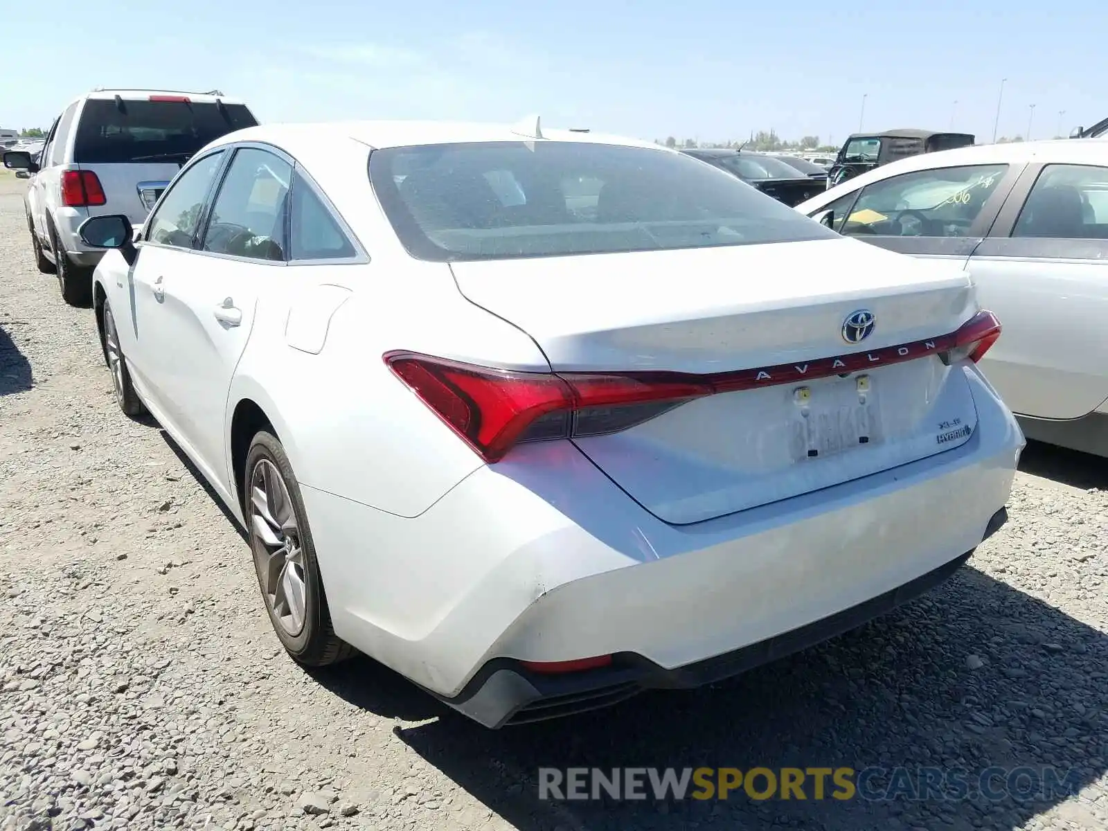 3 Photograph of a damaged car 4T1B21FB1KU003319 TOYOTA AVALON 2019