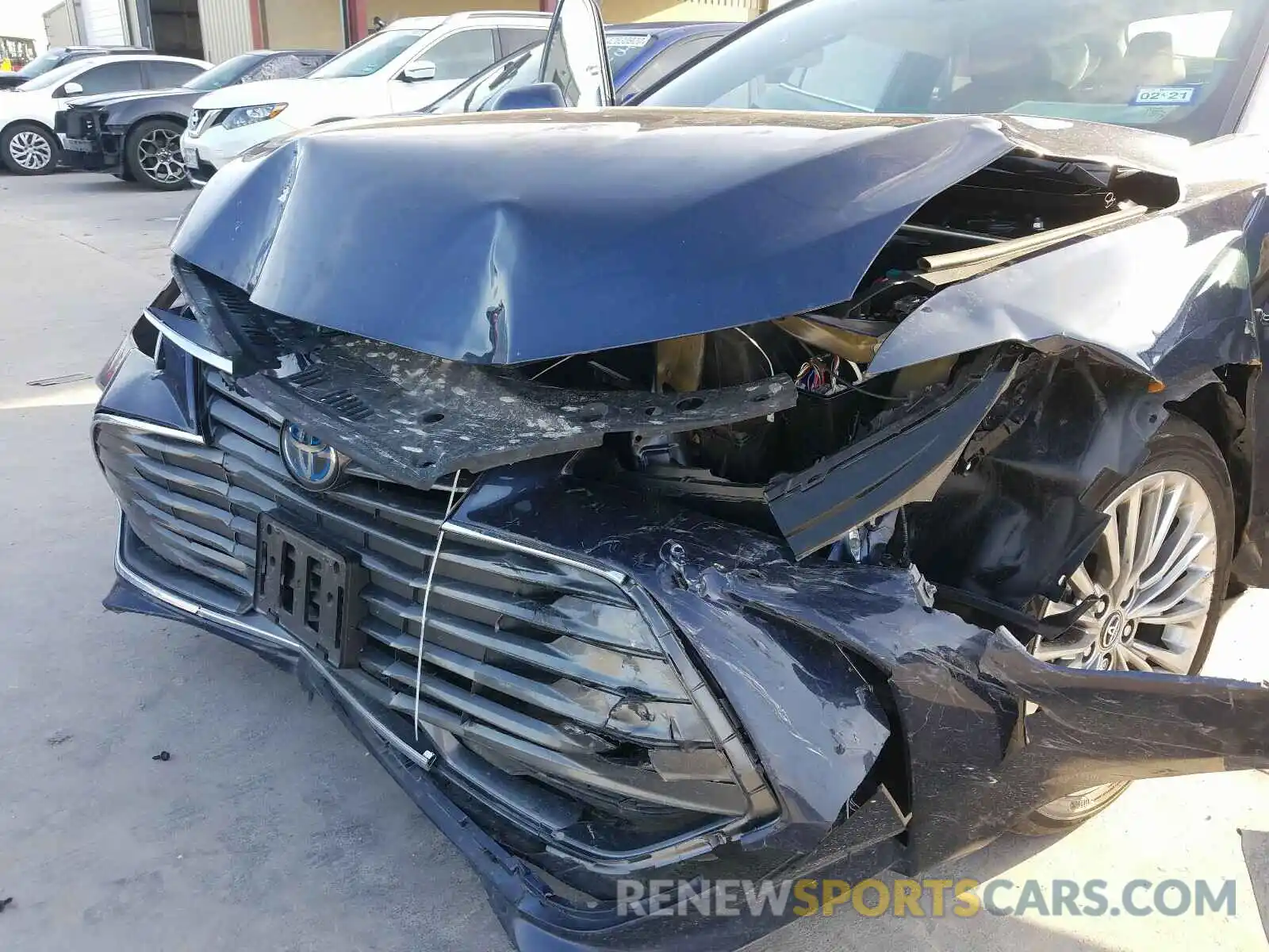 9 Photograph of a damaged car 4T1B21FB1KU008259 TOYOTA AVALON 2019