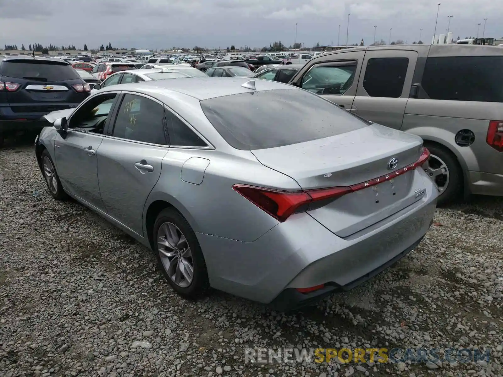 3 Photograph of a damaged car 4T1B21FB1KU008990 TOYOTA AVALON 2019