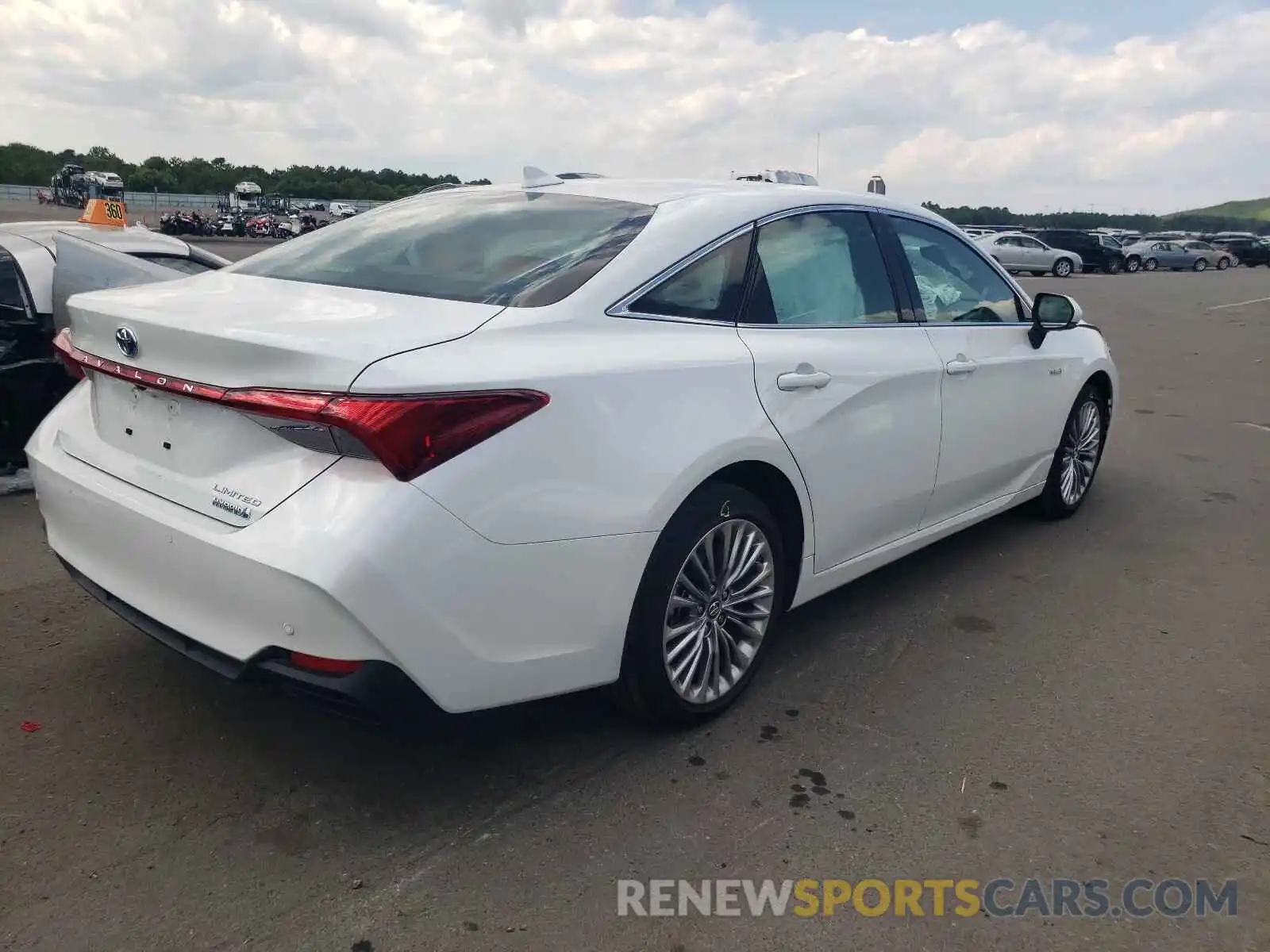 4 Photograph of a damaged car 4T1B21FB1KU009556 TOYOTA AVALON 2019