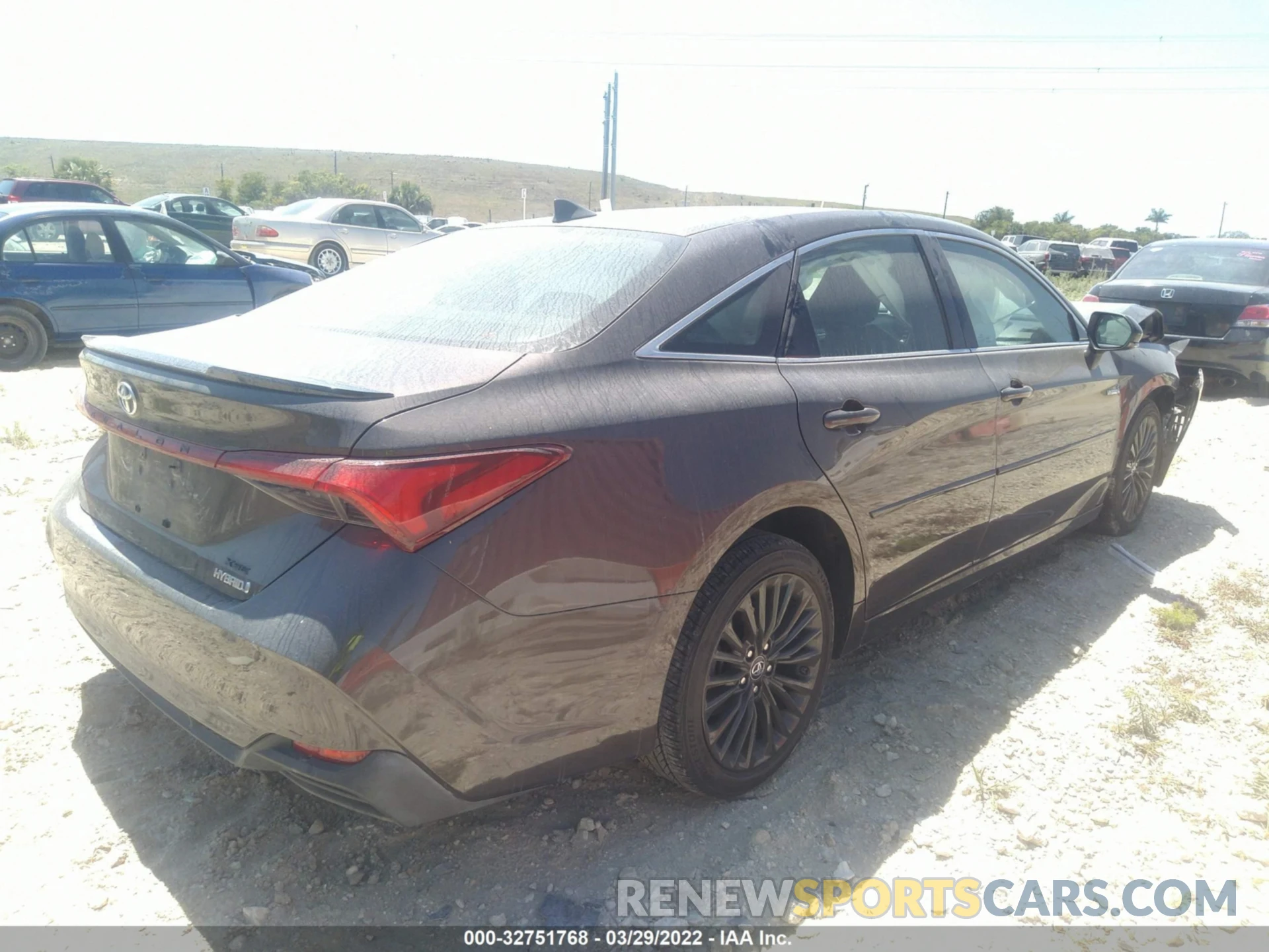 4 Photograph of a damaged car 4T1B21FB2KU001434 TOYOTA AVALON 2019