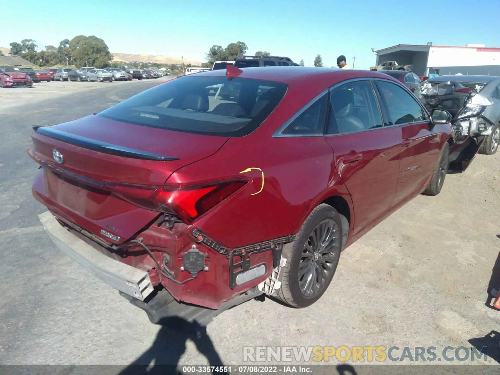 4 Photograph of a damaged car 4T1B21FB2KU001725 TOYOTA AVALON 2019