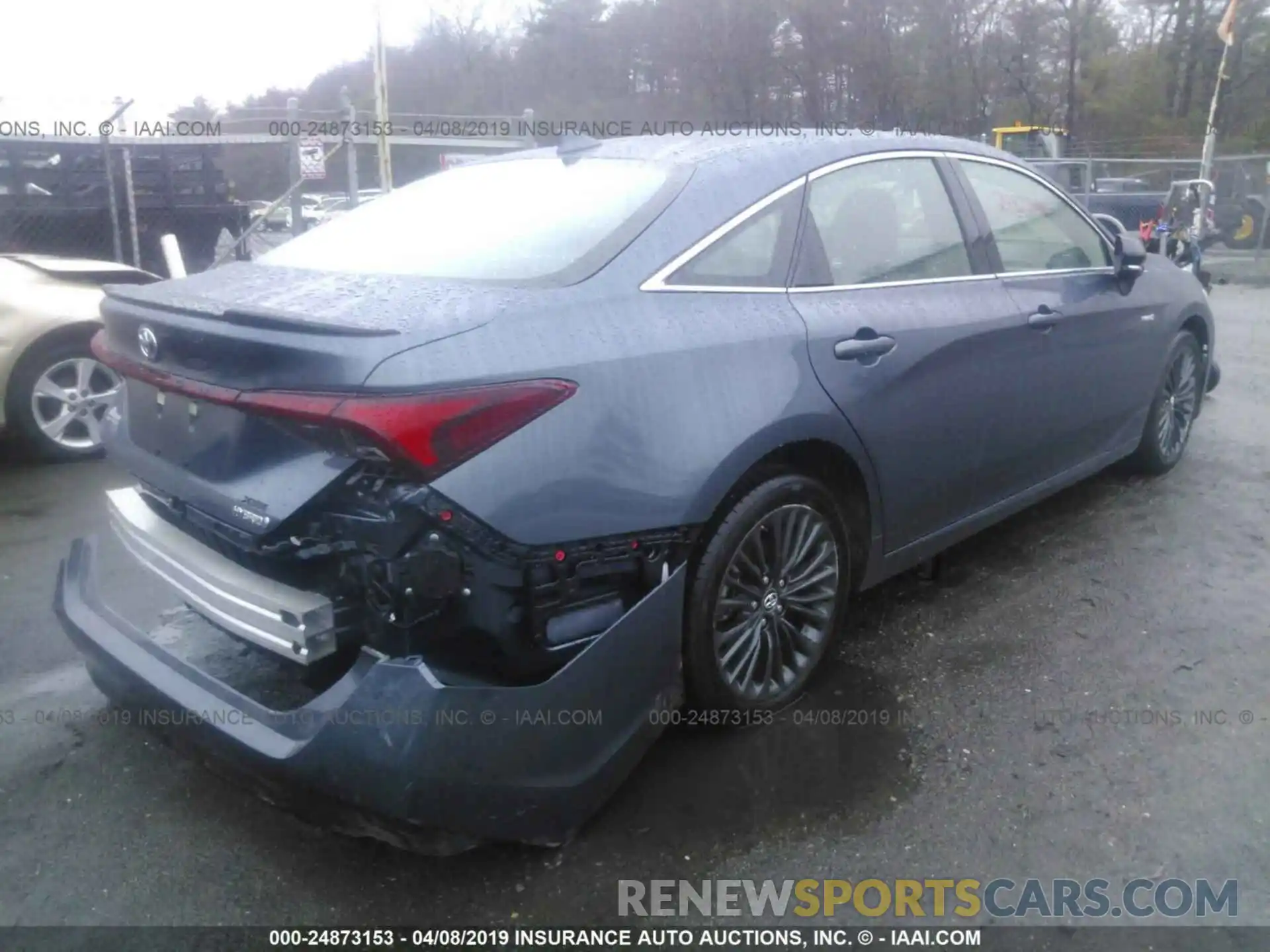 4 Photograph of a damaged car 4T1B21FB2KU001871 TOYOTA AVALON 2019