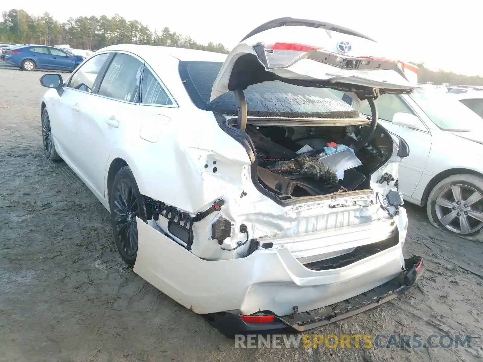 3 Photograph of a damaged car 4T1B21FB2KU002258 TOYOTA AVALON 2019