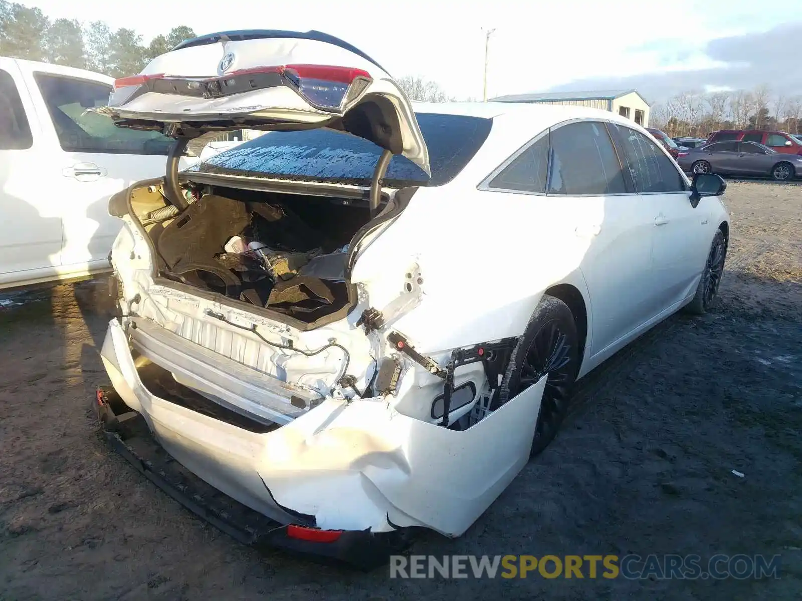 4 Photograph of a damaged car 4T1B21FB2KU002258 TOYOTA AVALON 2019