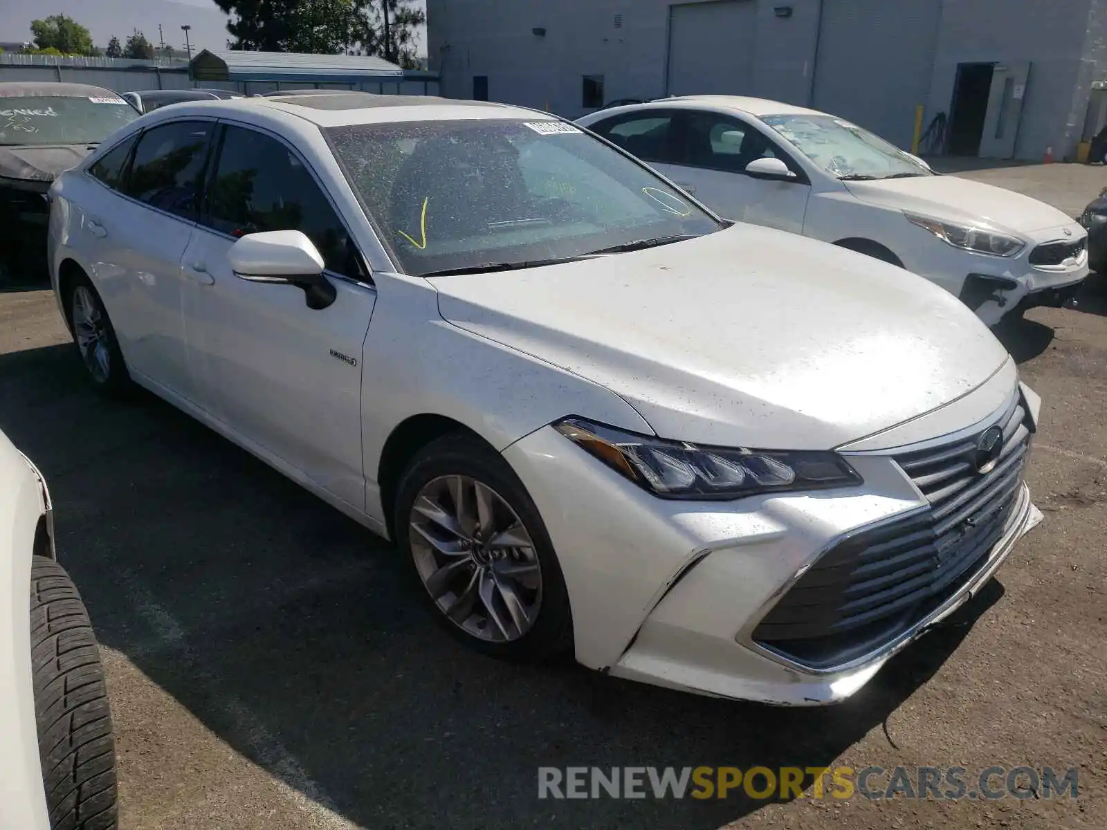 1 Photograph of a damaged car 4T1B21FB2KU002423 TOYOTA AVALON 2019