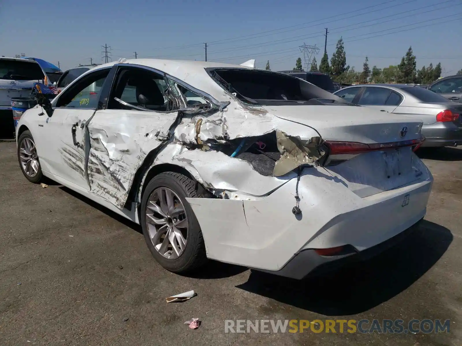 3 Photograph of a damaged car 4T1B21FB2KU002423 TOYOTA AVALON 2019