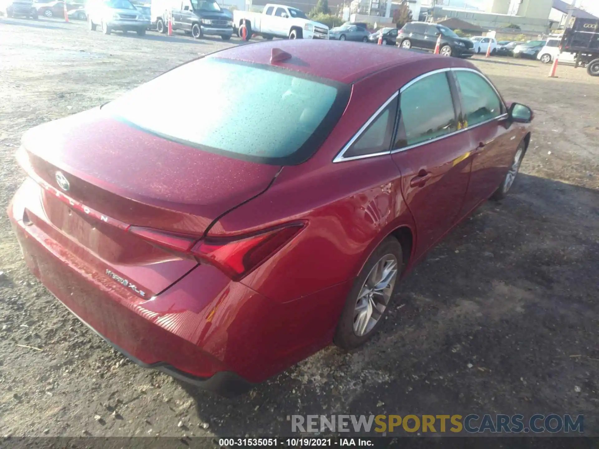 4 Photograph of a damaged car 4T1B21FB2KU002583 TOYOTA AVALON 2019