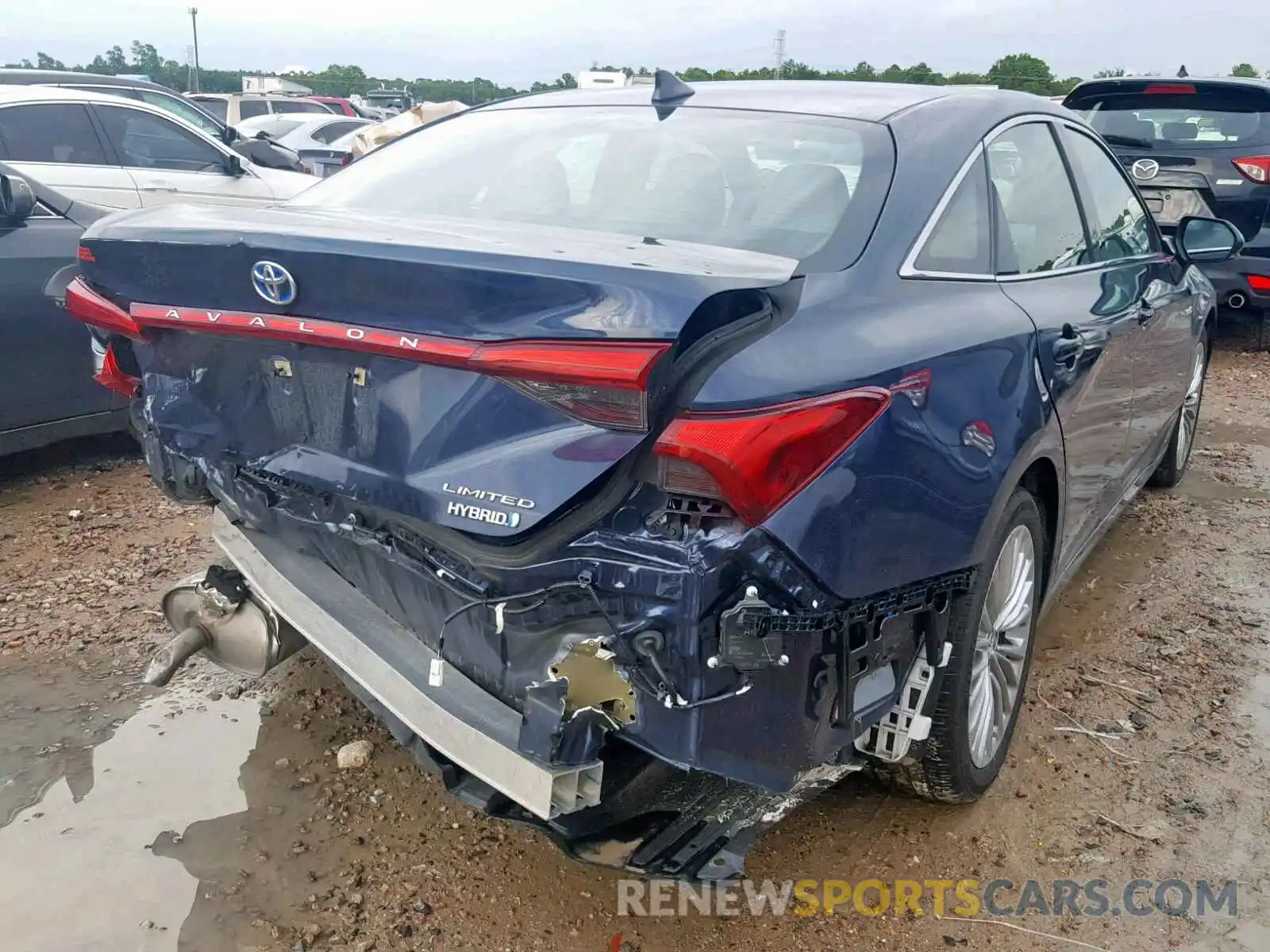 4 Photograph of a damaged car 4T1B21FB2KU005838 TOYOTA AVALON 2019