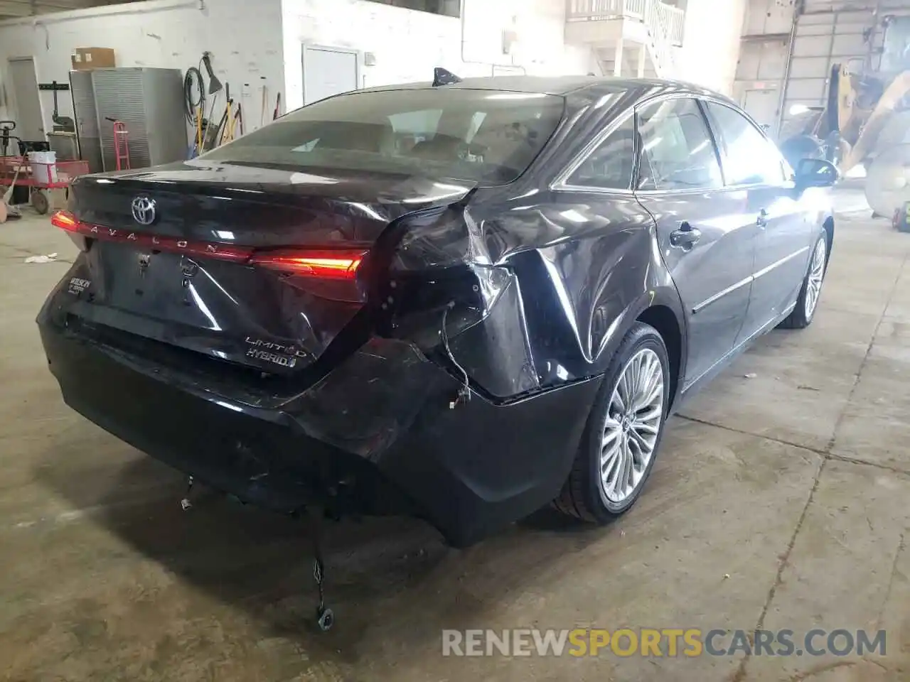 4 Photograph of a damaged car 4T1B21FB2KU005967 TOYOTA AVALON 2019