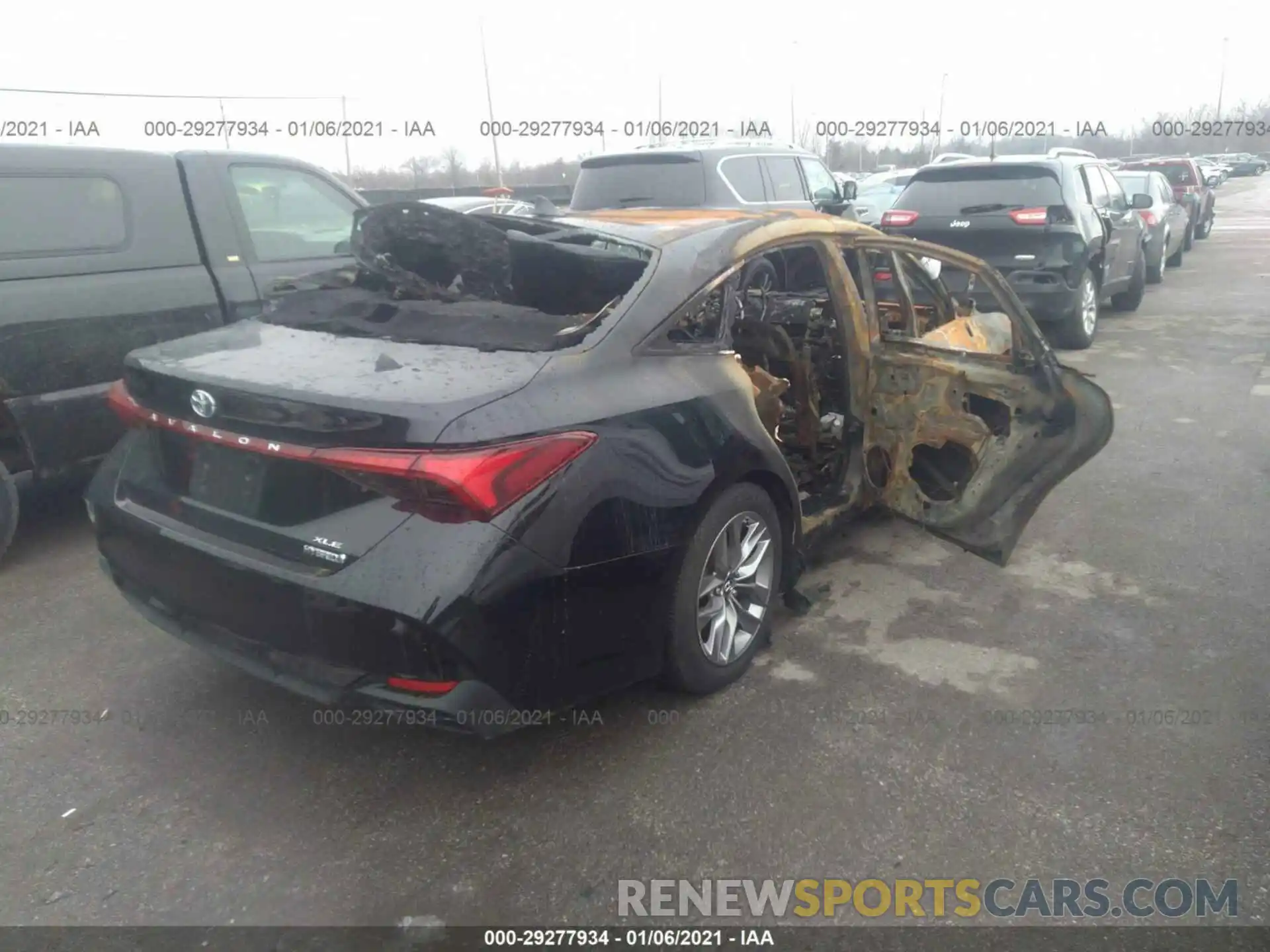 4 Photograph of a damaged car 4T1B21FB2KU006231 TOYOTA AVALON 2019