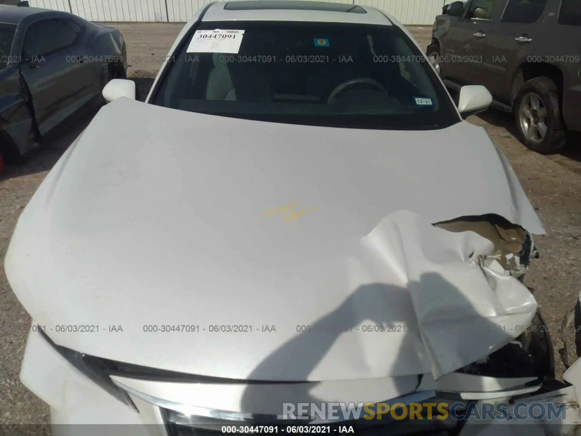 10 Photograph of a damaged car 4T1B21FB2KU006651 TOYOTA AVALON 2019