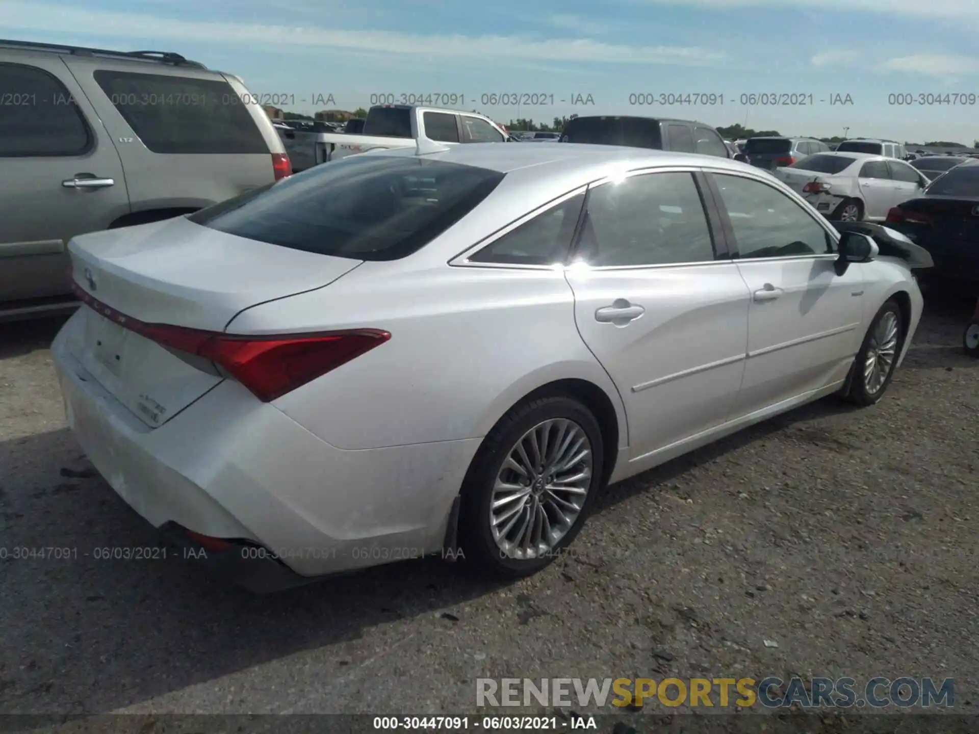 4 Photograph of a damaged car 4T1B21FB2KU006651 TOYOTA AVALON 2019