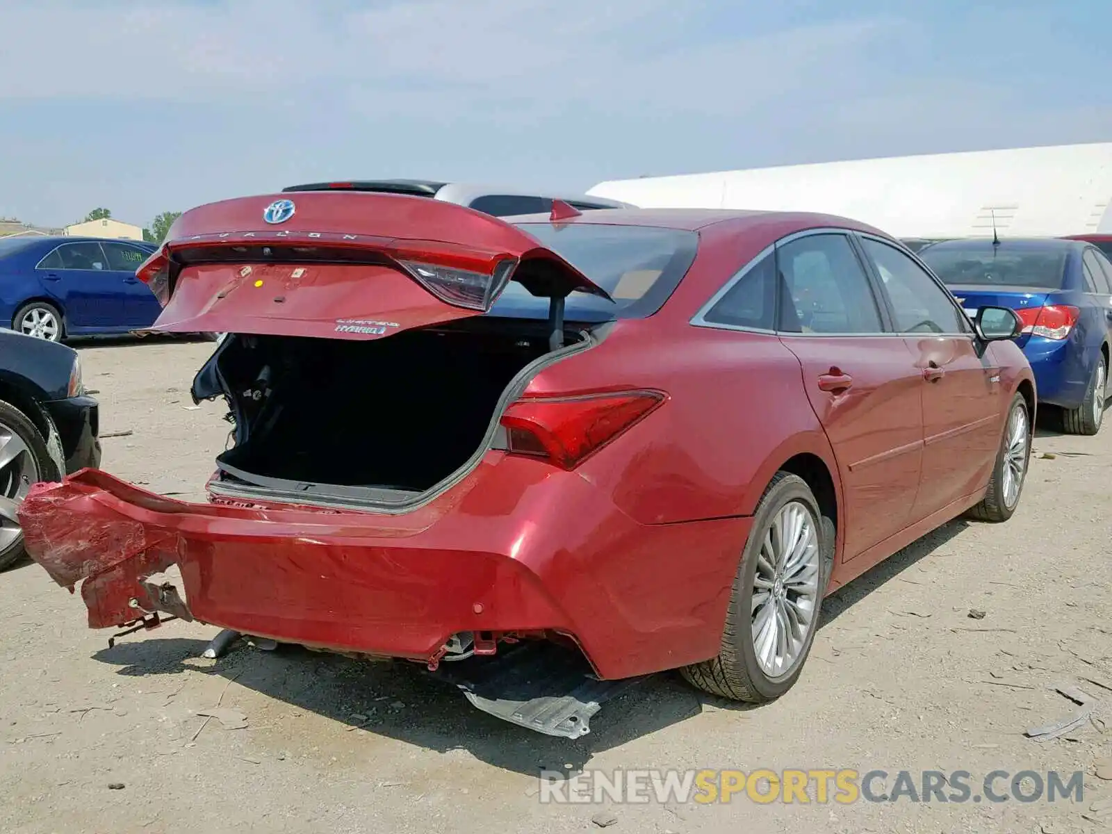 4 Photograph of a damaged car 4T1B21FB2KU006813 TOYOTA AVALON 2019