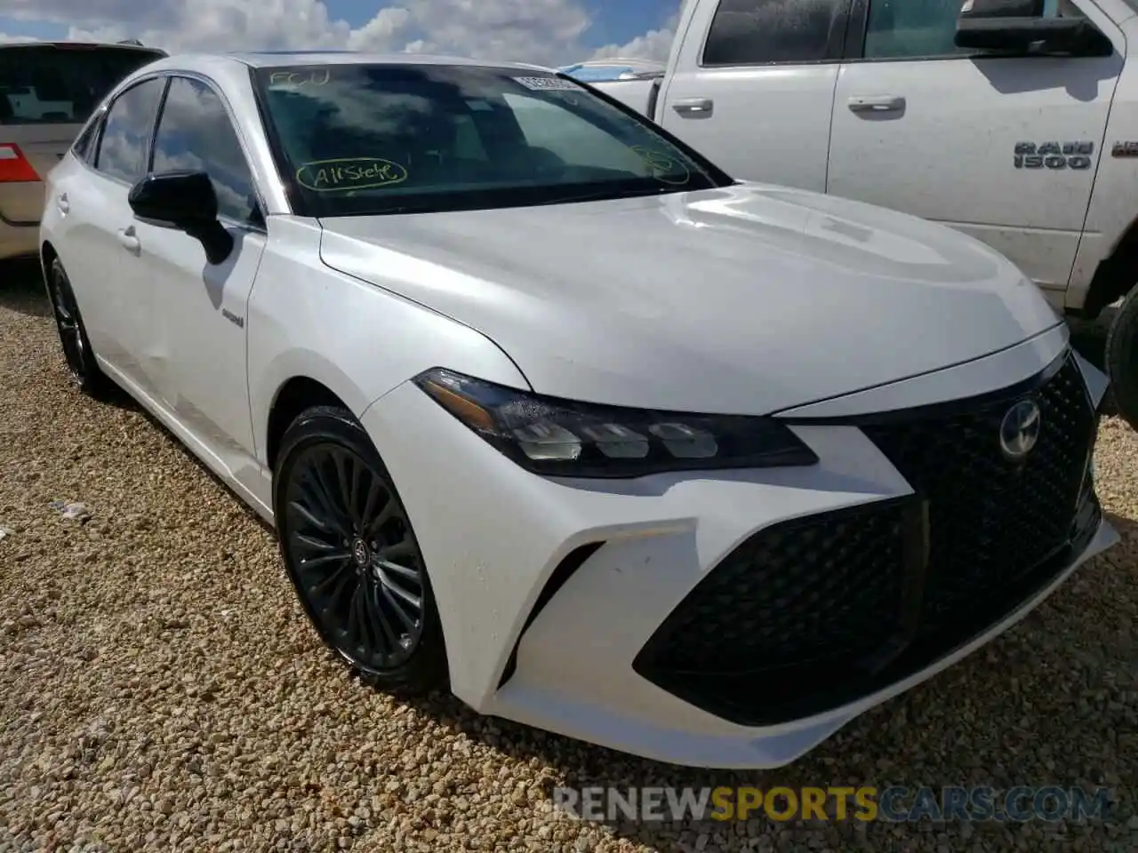 1 Photograph of a damaged car 4T1B21FB2KU008660 TOYOTA AVALON 2019