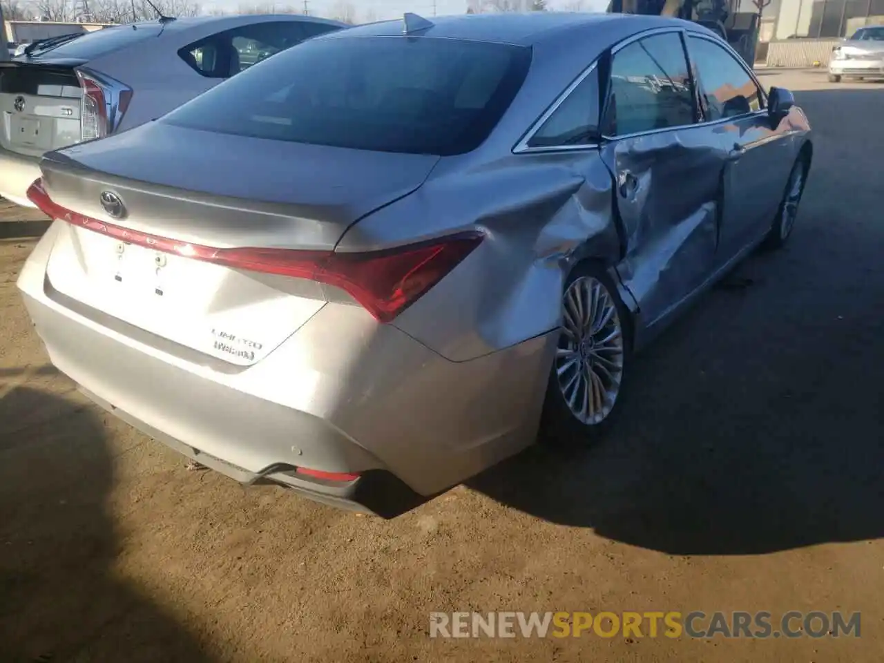 4 Photograph of a damaged car 4T1B21FB2KU011476 TOYOTA AVALON 2019