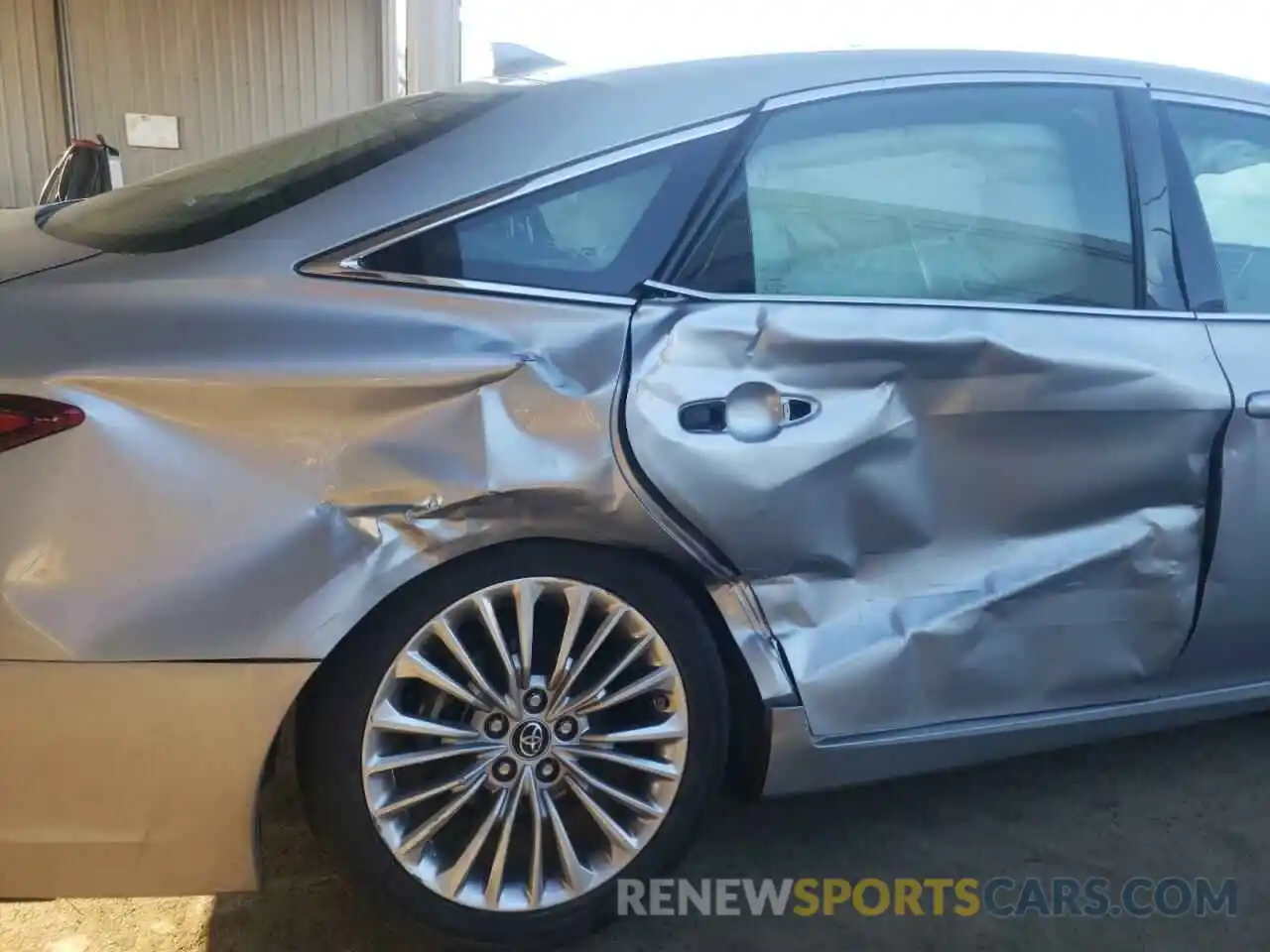 9 Photograph of a damaged car 4T1B21FB2KU011476 TOYOTA AVALON 2019