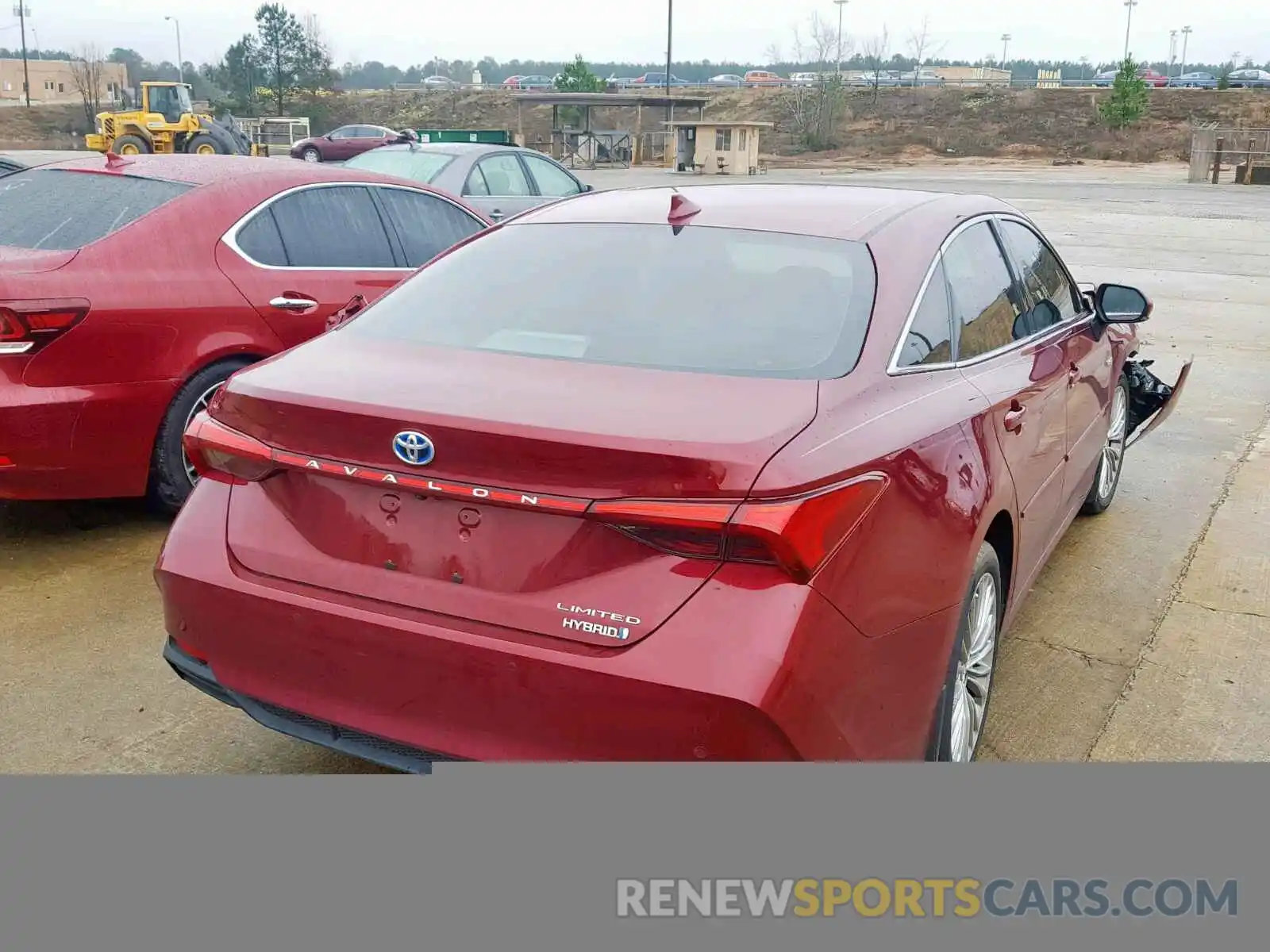 4 Photograph of a damaged car 4T1B21FB3KU001930 TOYOTA AVALON 2019