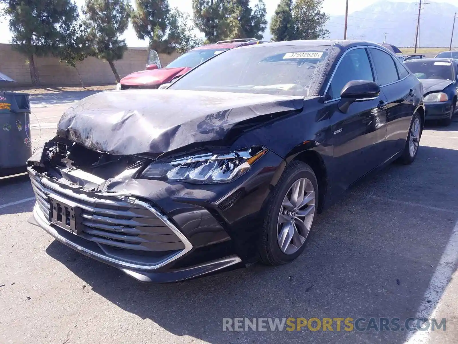 2 Photograph of a damaged car 4T1B21FB3KU002317 TOYOTA AVALON 2019