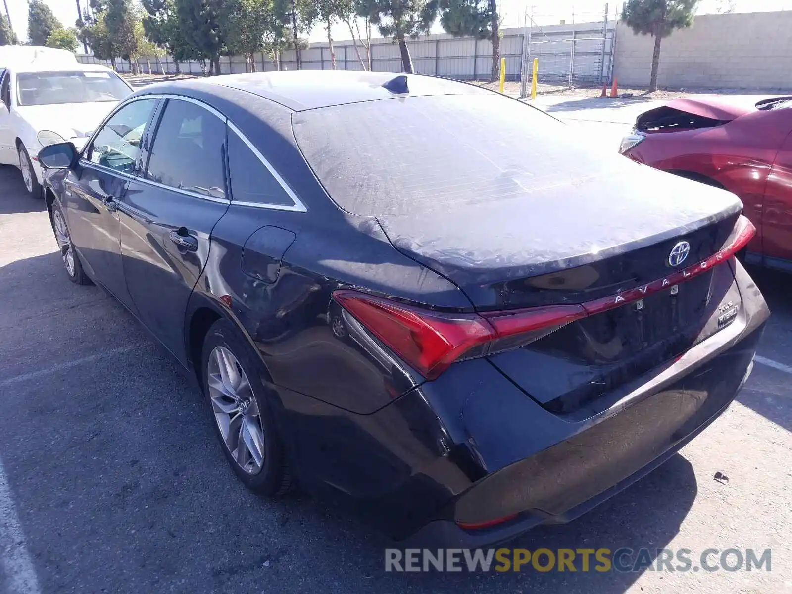 3 Photograph of a damaged car 4T1B21FB3KU002317 TOYOTA AVALON 2019