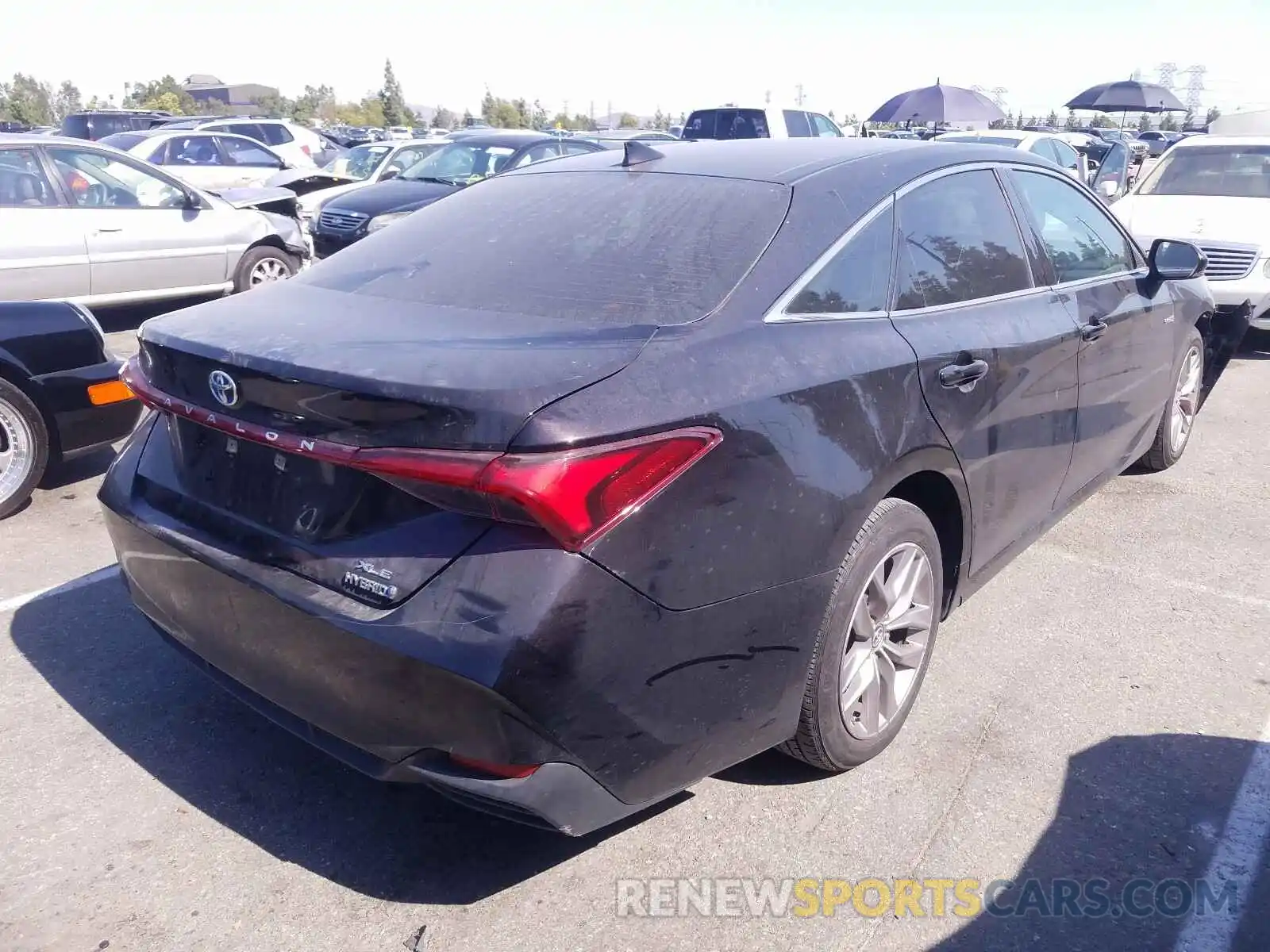 4 Photograph of a damaged car 4T1B21FB3KU002317 TOYOTA AVALON 2019