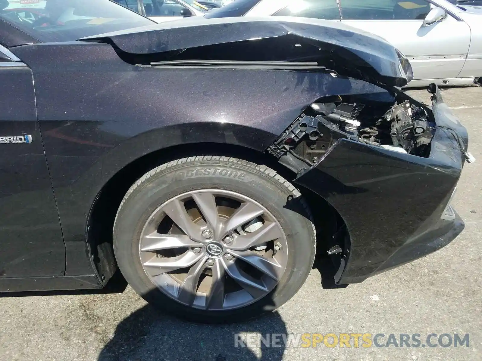 9 Photograph of a damaged car 4T1B21FB3KU002317 TOYOTA AVALON 2019