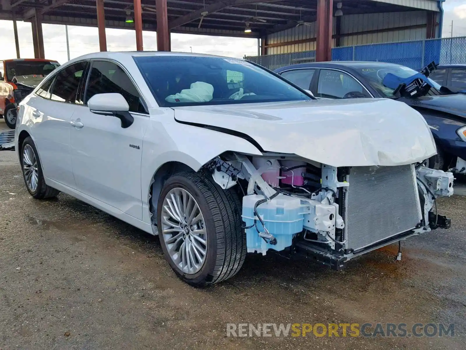 1 Photograph of a damaged car 4T1B21FB3KU002320 TOYOTA AVALON 2019