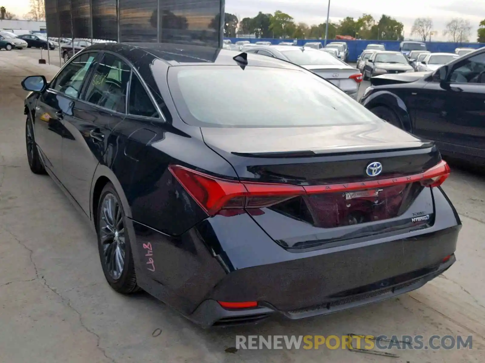 3 Photograph of a damaged car 4T1B21FB3KU003984 TOYOTA AVALON 2019