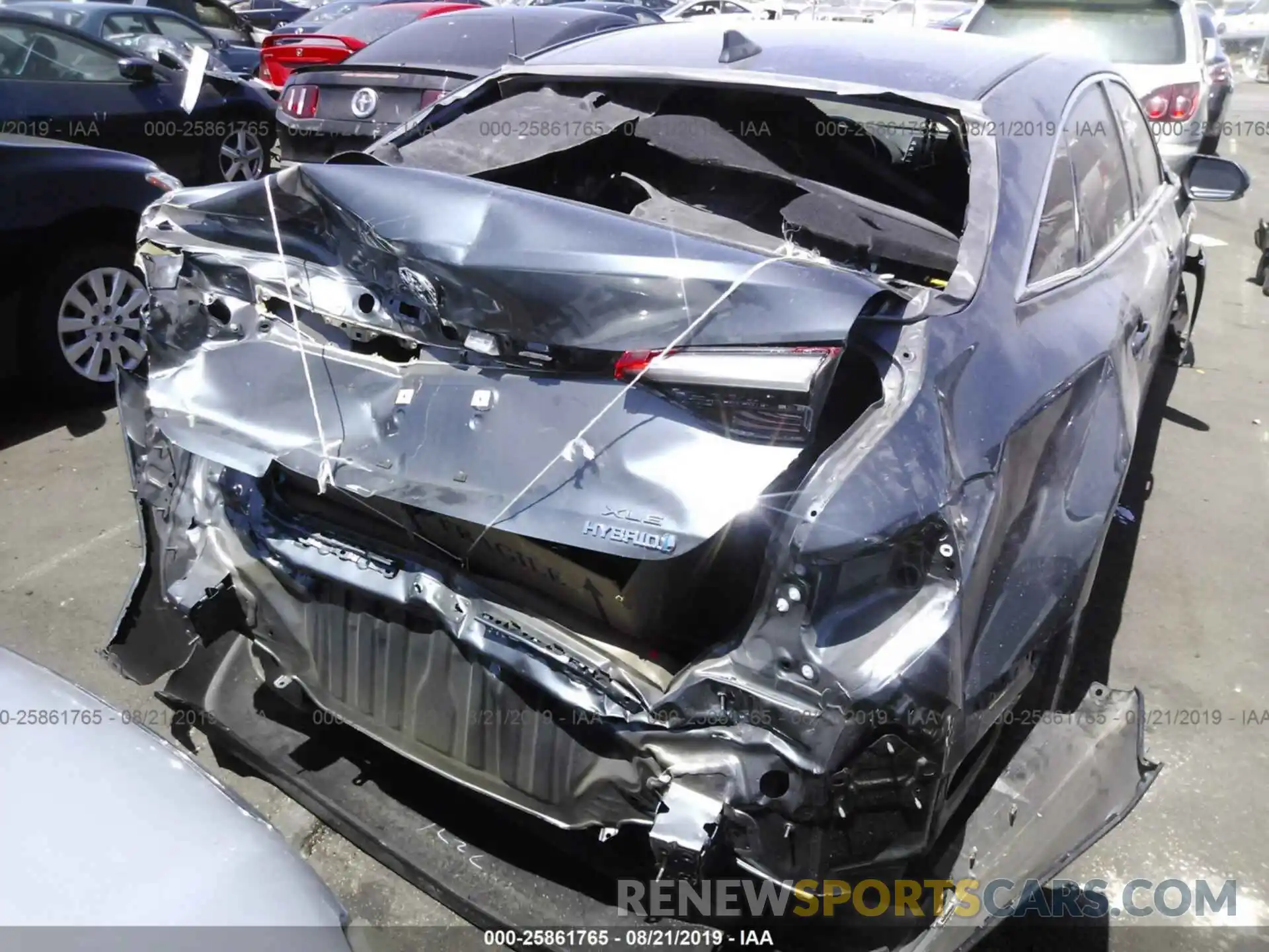 6 Photograph of a damaged car 4T1B21FB3KU005654 TOYOTA AVALON 2019