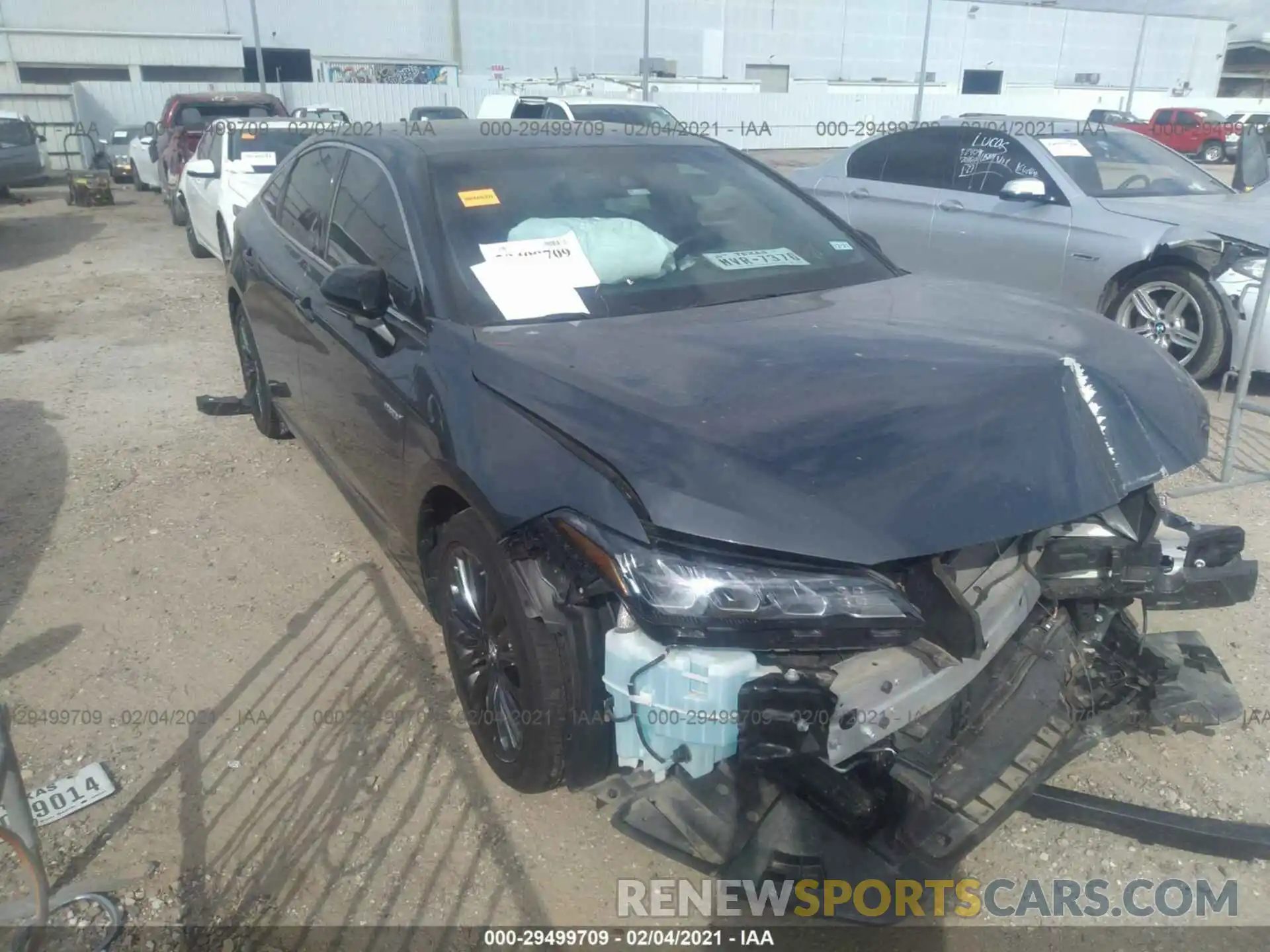 1 Photograph of a damaged car 4T1B21FB3KU008179 TOYOTA AVALON 2019