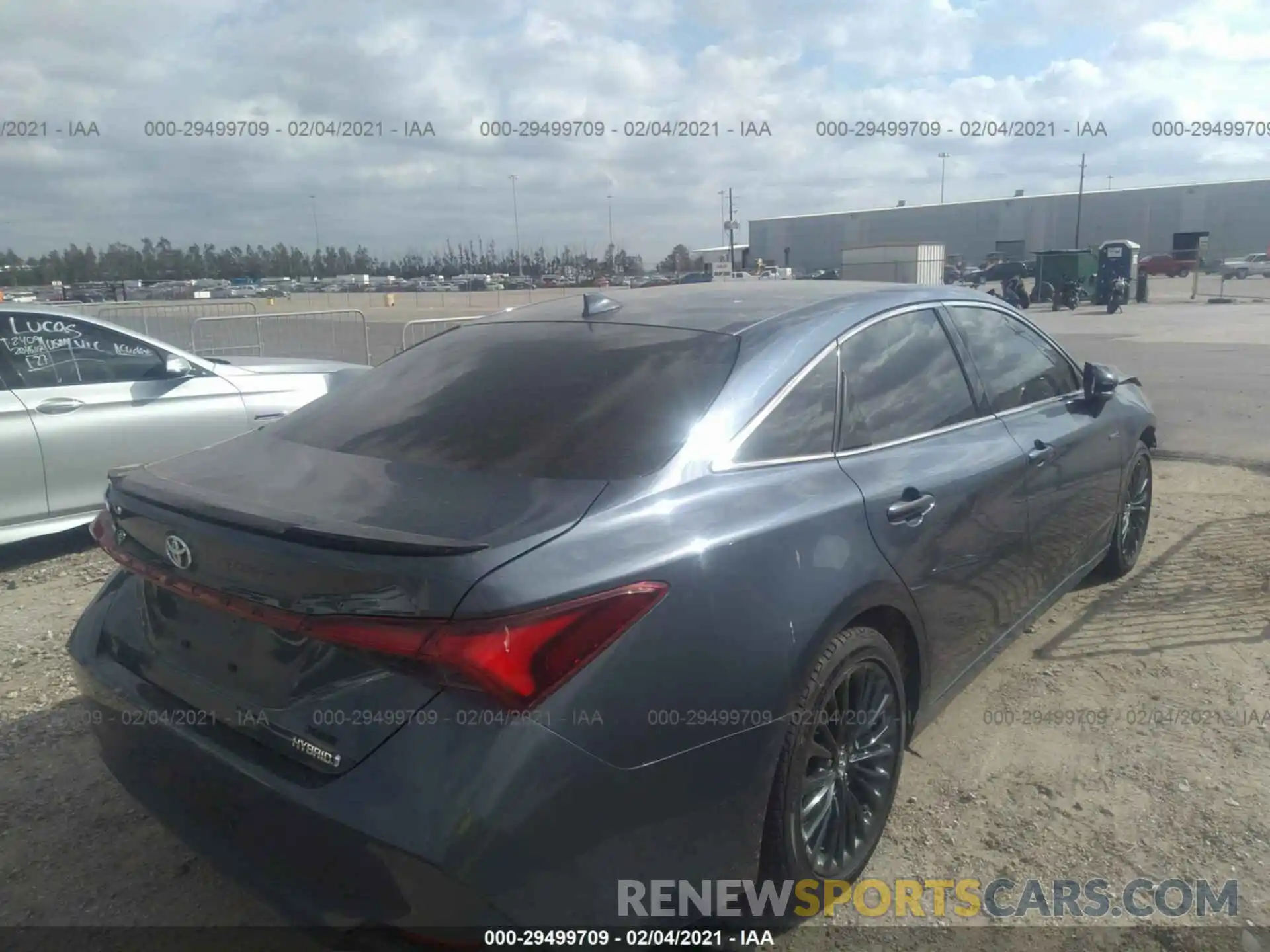 4 Photograph of a damaged car 4T1B21FB3KU008179 TOYOTA AVALON 2019