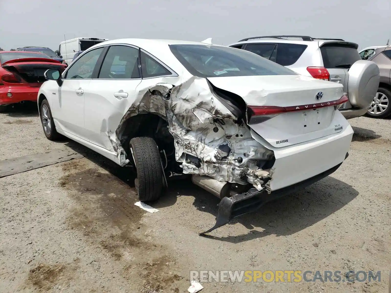 3 Photograph of a damaged car 4T1B21FB3KU009333 TOYOTA AVALON 2019