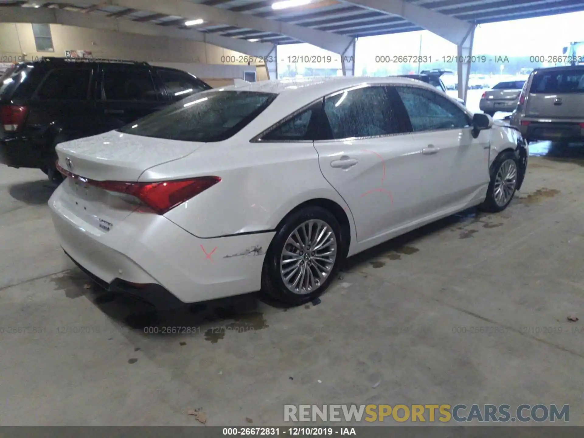 4 Photograph of a damaged car 4T1B21FB4KU001564 TOYOTA AVALON 2019