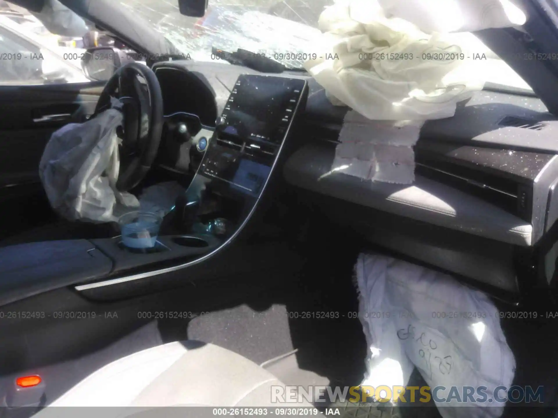 5 Photograph of a damaged car 4T1B21FB4KU005548 TOYOTA AVALON 2019