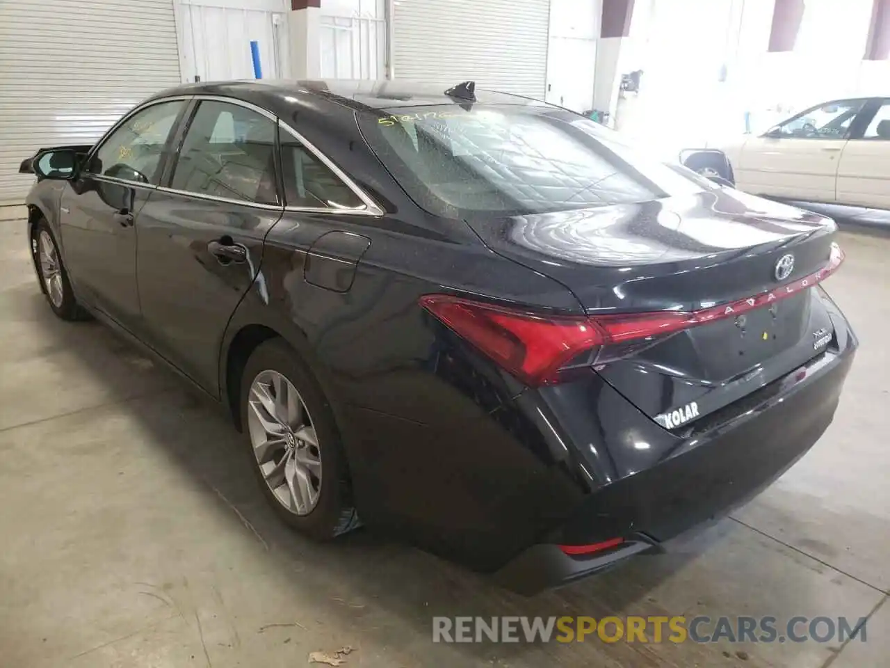 3 Photograph of a damaged car 4T1B21FB4KU009289 TOYOTA AVALON 2019