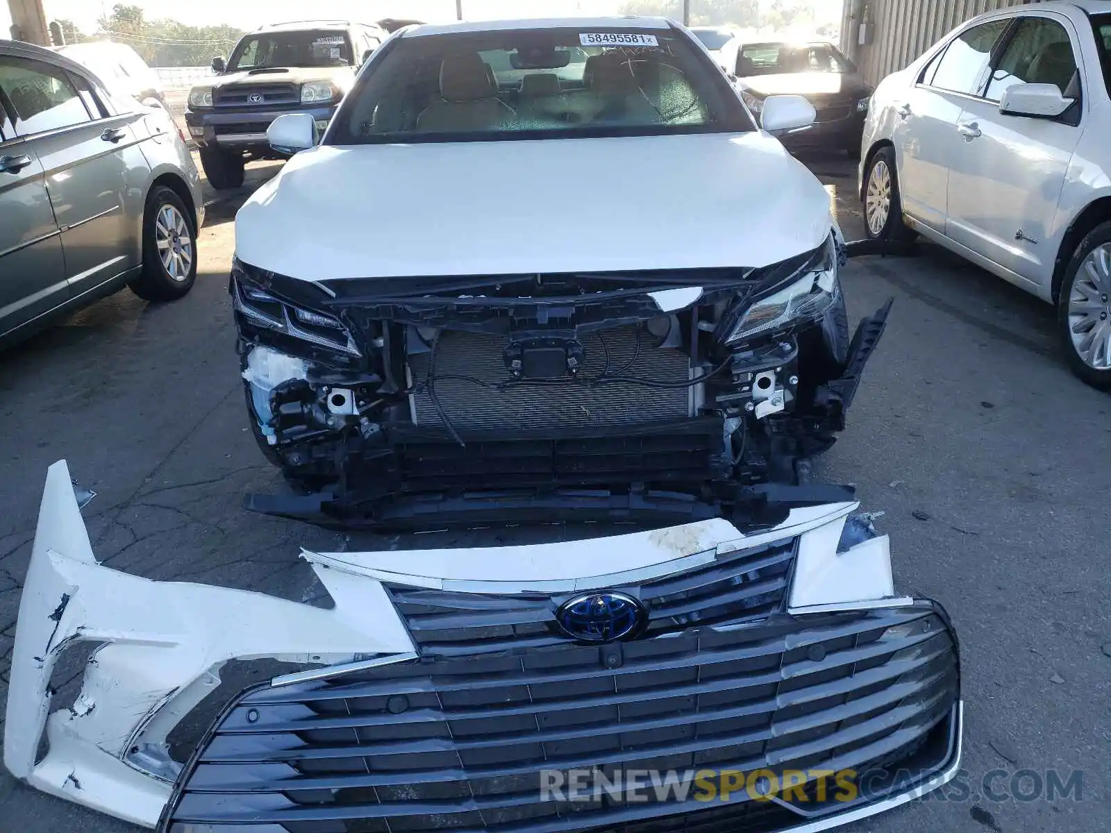 9 Photograph of a damaged car 4T1B21FB4KU010412 TOYOTA AVALON 2019