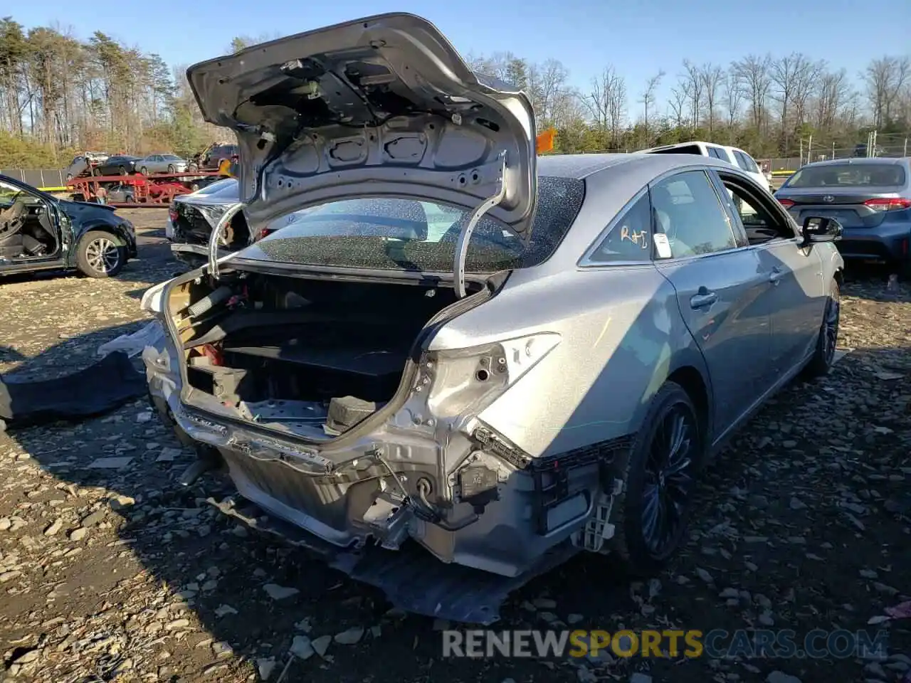 4 Photograph of a damaged car 4T1B21FB4KU011172 TOYOTA AVALON 2019