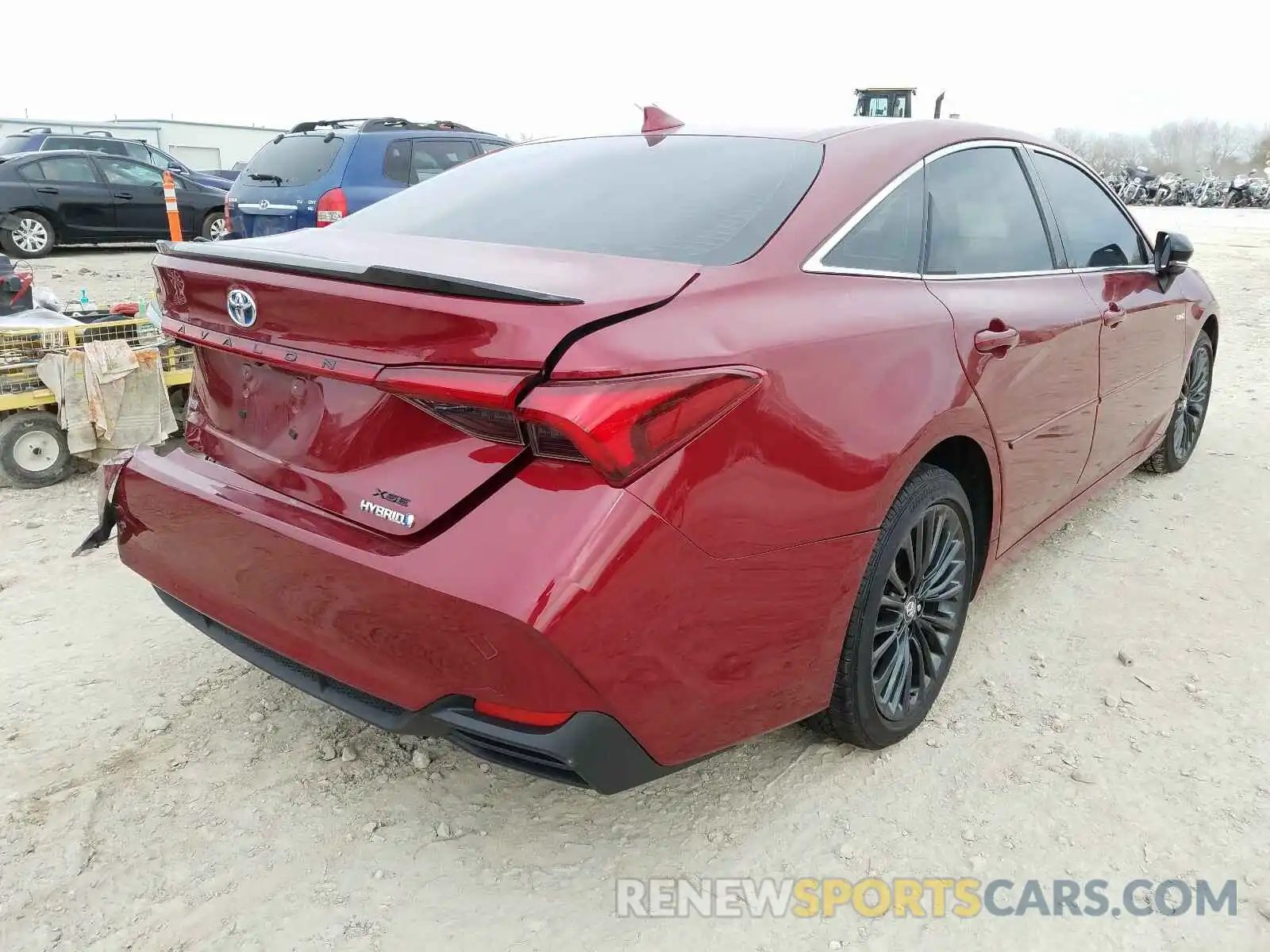 4 Photograph of a damaged car 4T1B21FB4KU011351 TOYOTA AVALON 2019