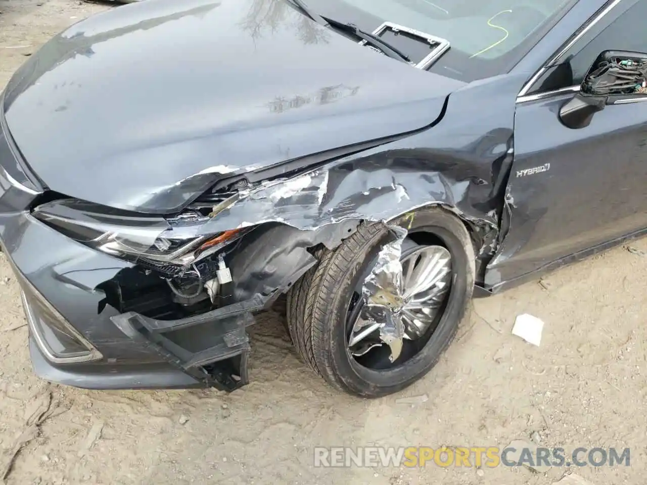 9 Photograph of a damaged car 4T1B21FB5KU001301 TOYOTA AVALON 2019