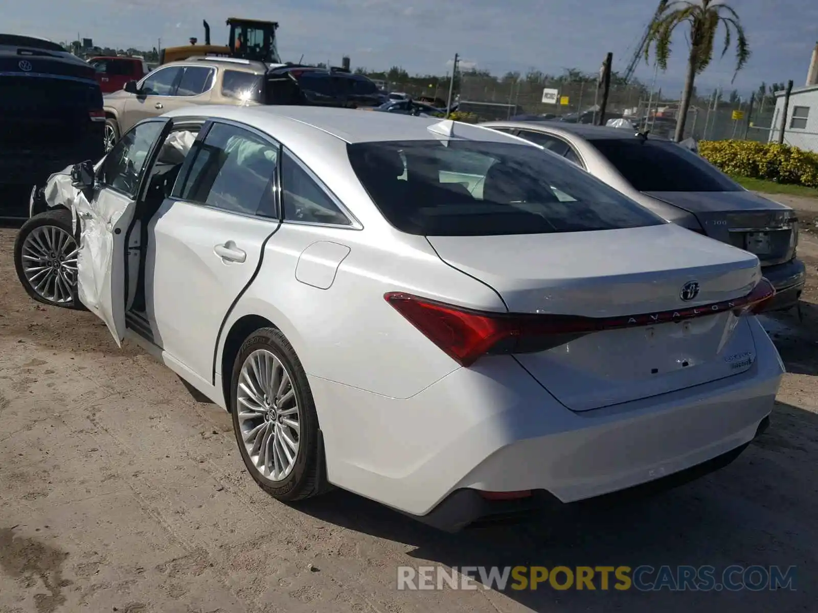 3 Photograph of a damaged car 4T1B21FB5KU003212 TOYOTA AVALON 2019