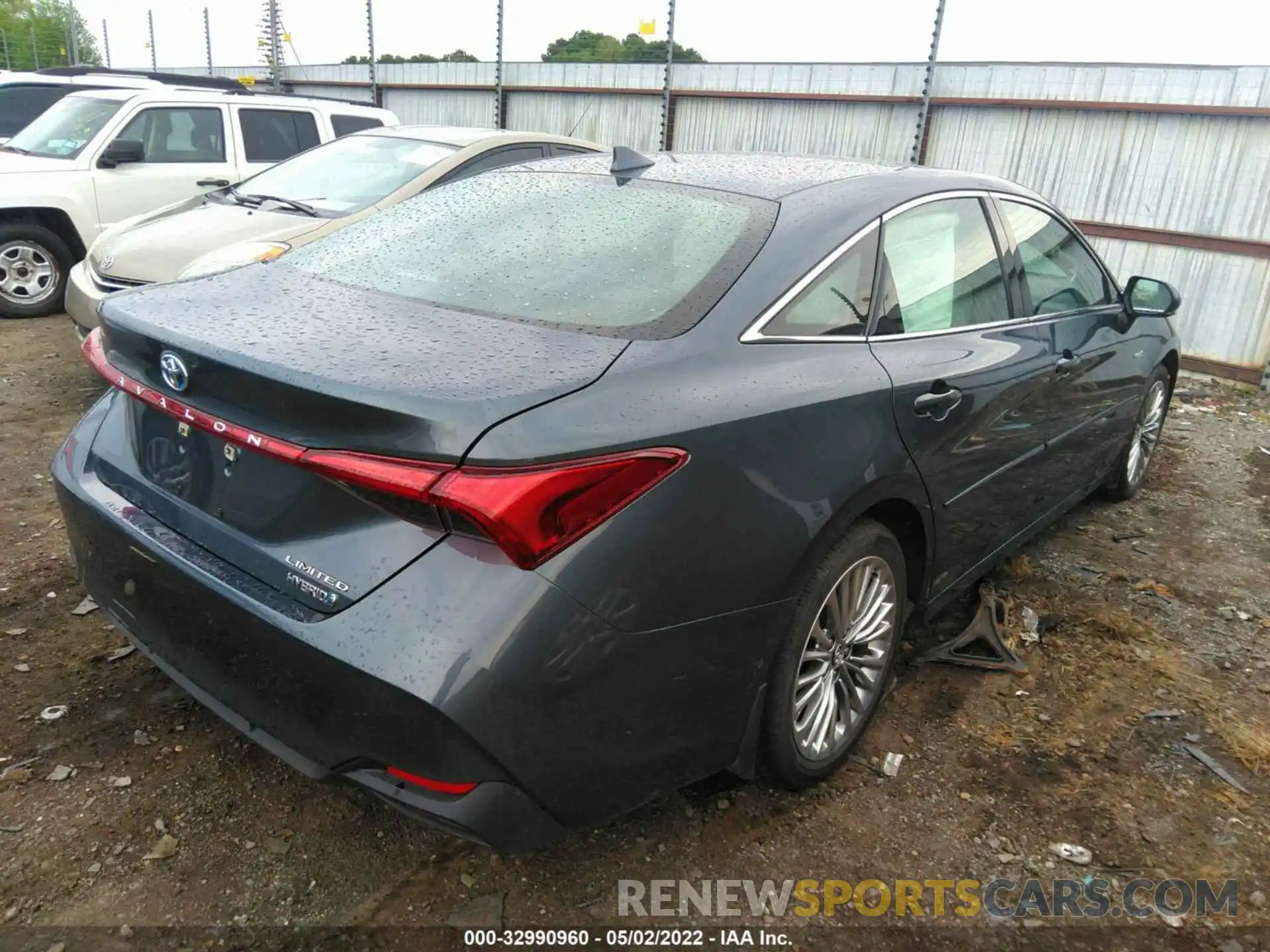 4 Photograph of a damaged car 4T1B21FB5KU003873 TOYOTA AVALON 2019