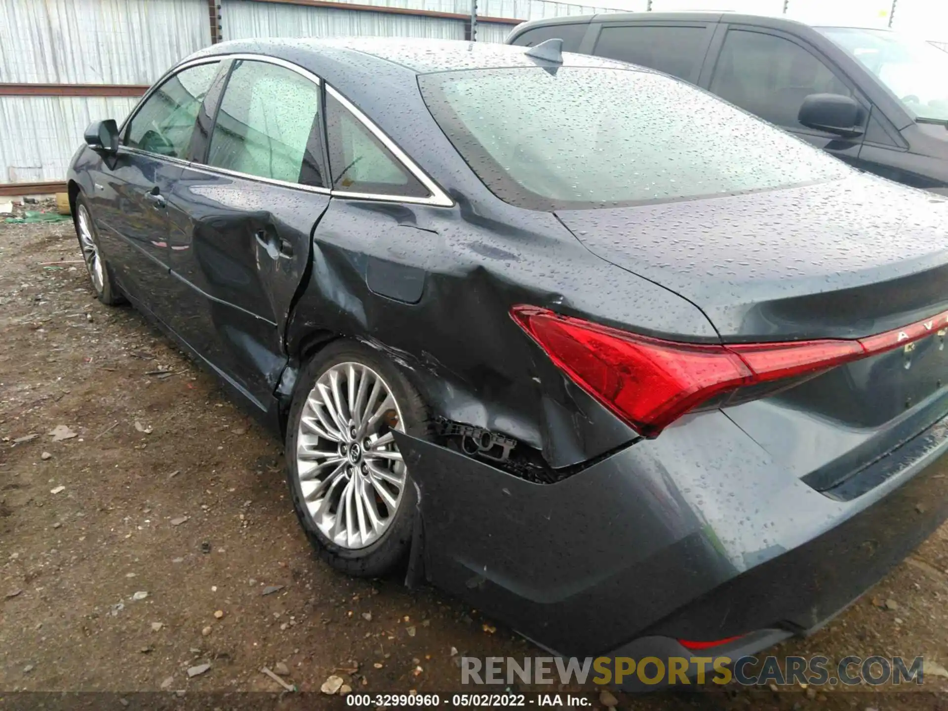 6 Photograph of a damaged car 4T1B21FB5KU003873 TOYOTA AVALON 2019