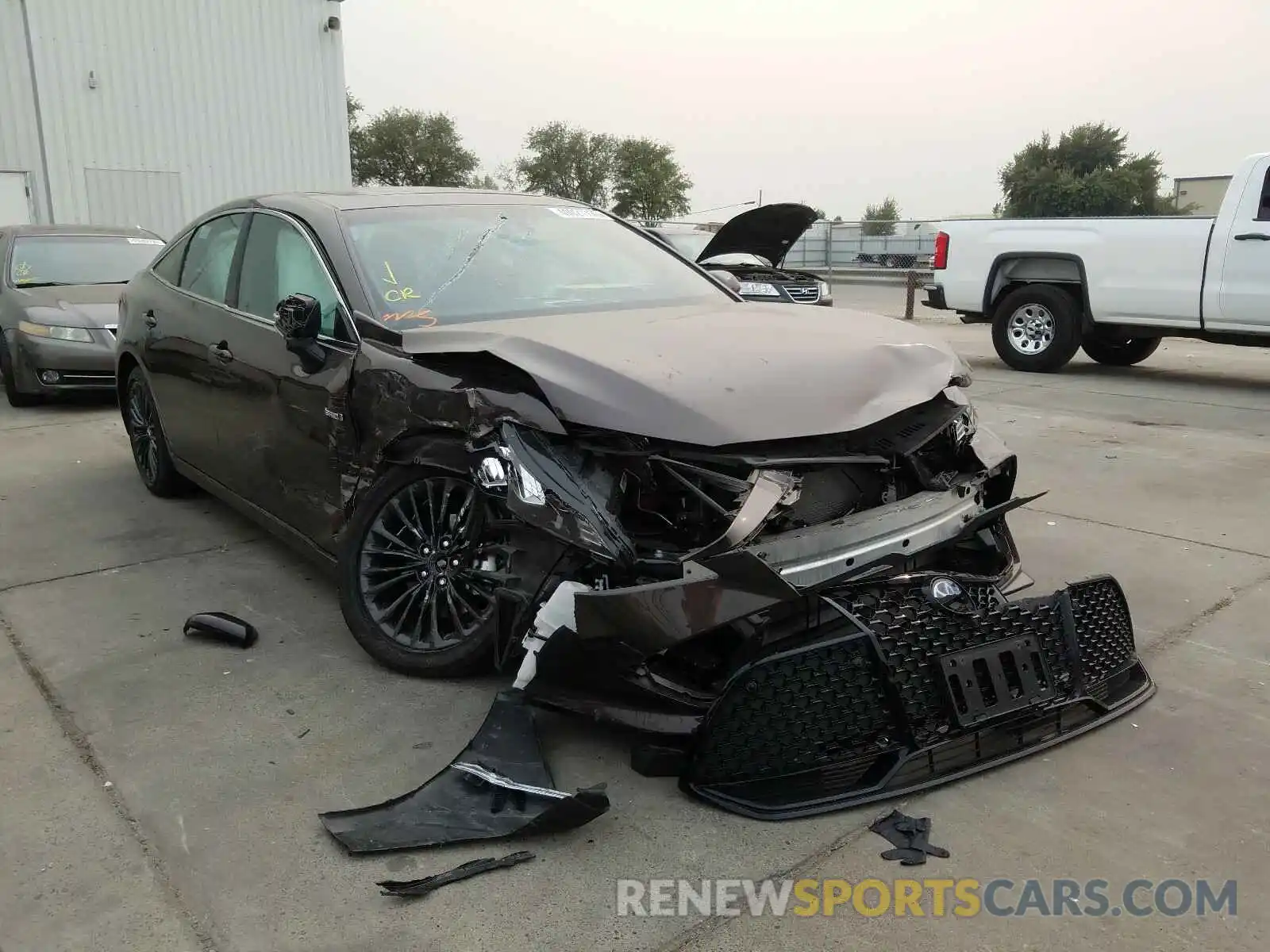 1 Photograph of a damaged car 4T1B21FB5KU009155 TOYOTA AVALON 2019